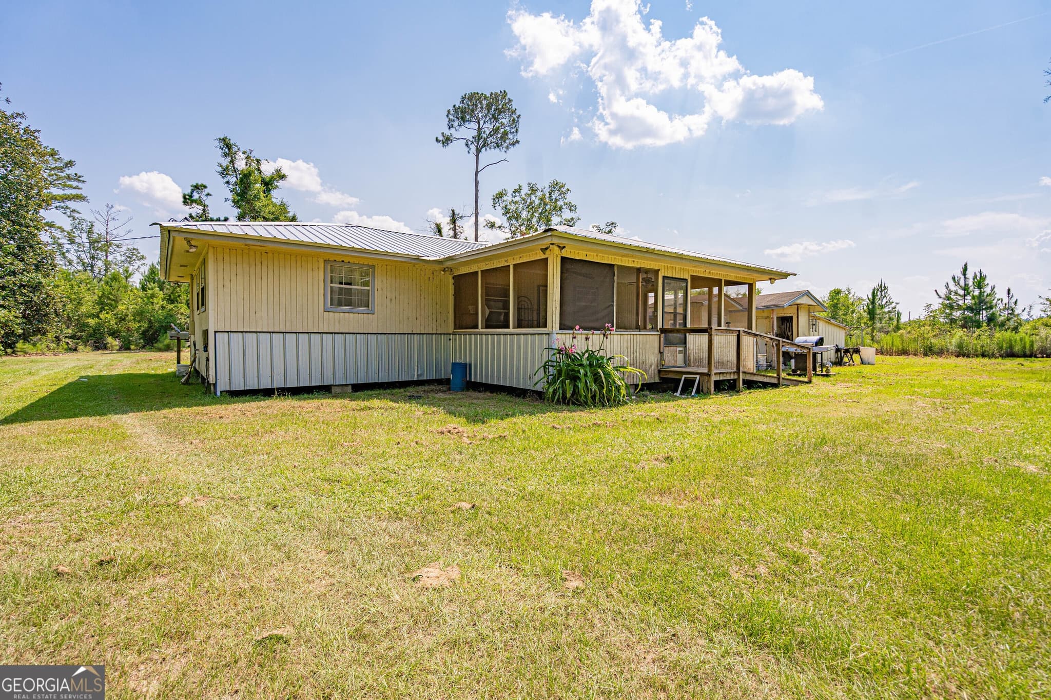 3 bedroom, 2 bathroom, 1,440 sq ft mobile home sold at 3357 Old Donaldson School Road, Pembroke, GA 31321
