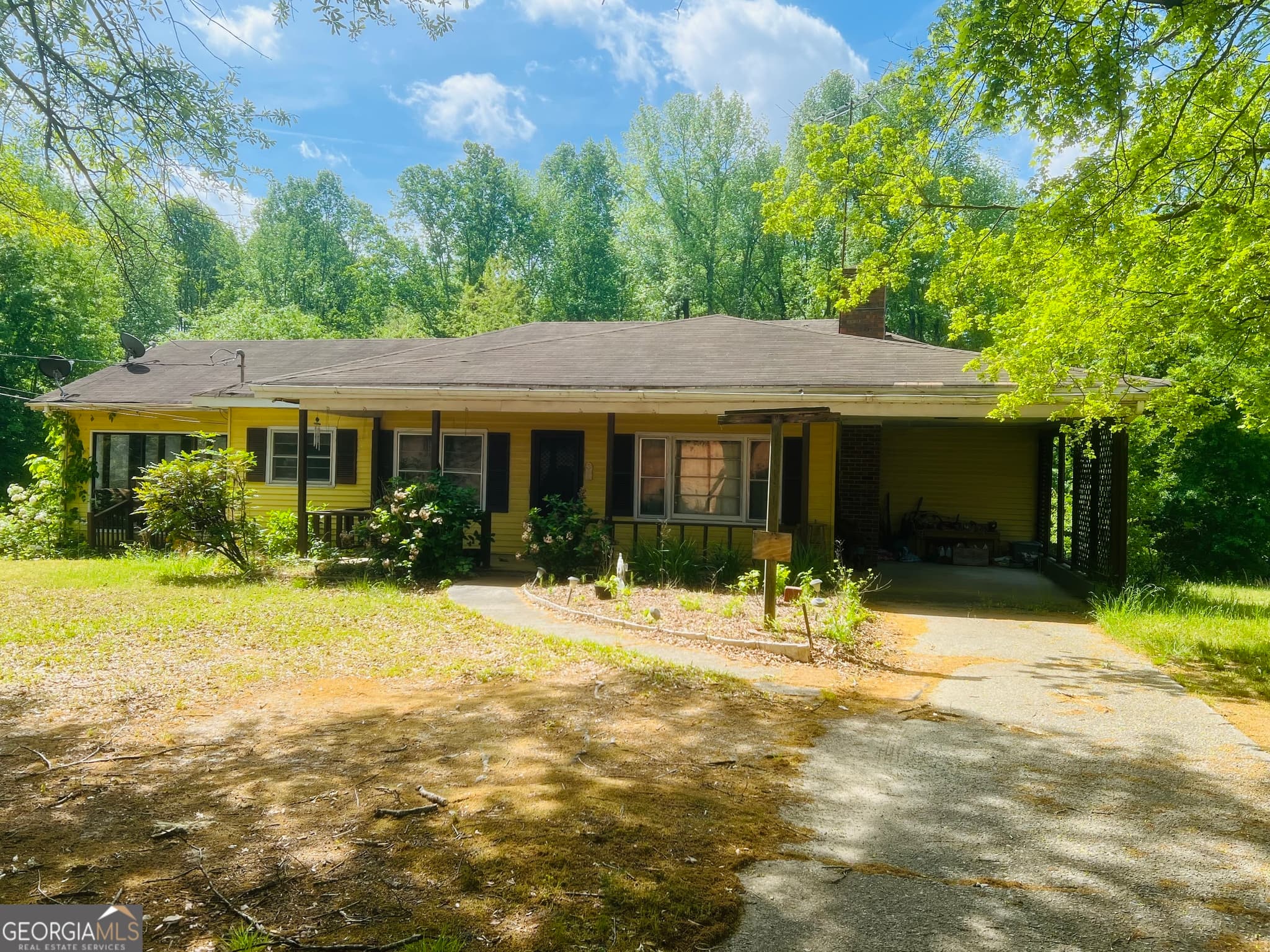 3 bedroom, 1 bathroom, 1,229 sq ft single family residence sold at 5700 Abbotts Bridge Road, Johns Creek, GA 30097