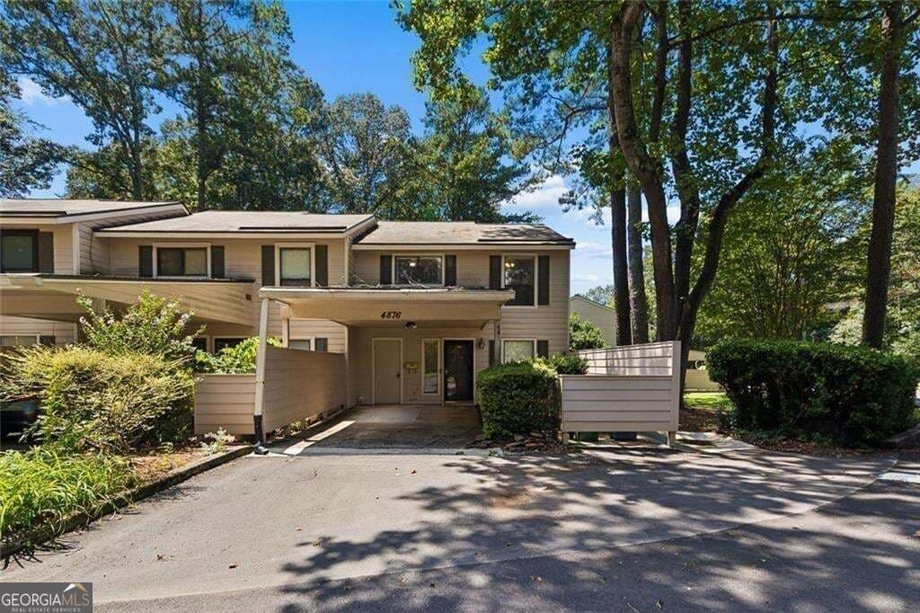 3 bedroom, 2.5 bathroom, 1,446 sq ft condominium for sale at 4876 Twin Lakes Trail, Atlanta, GA 30360