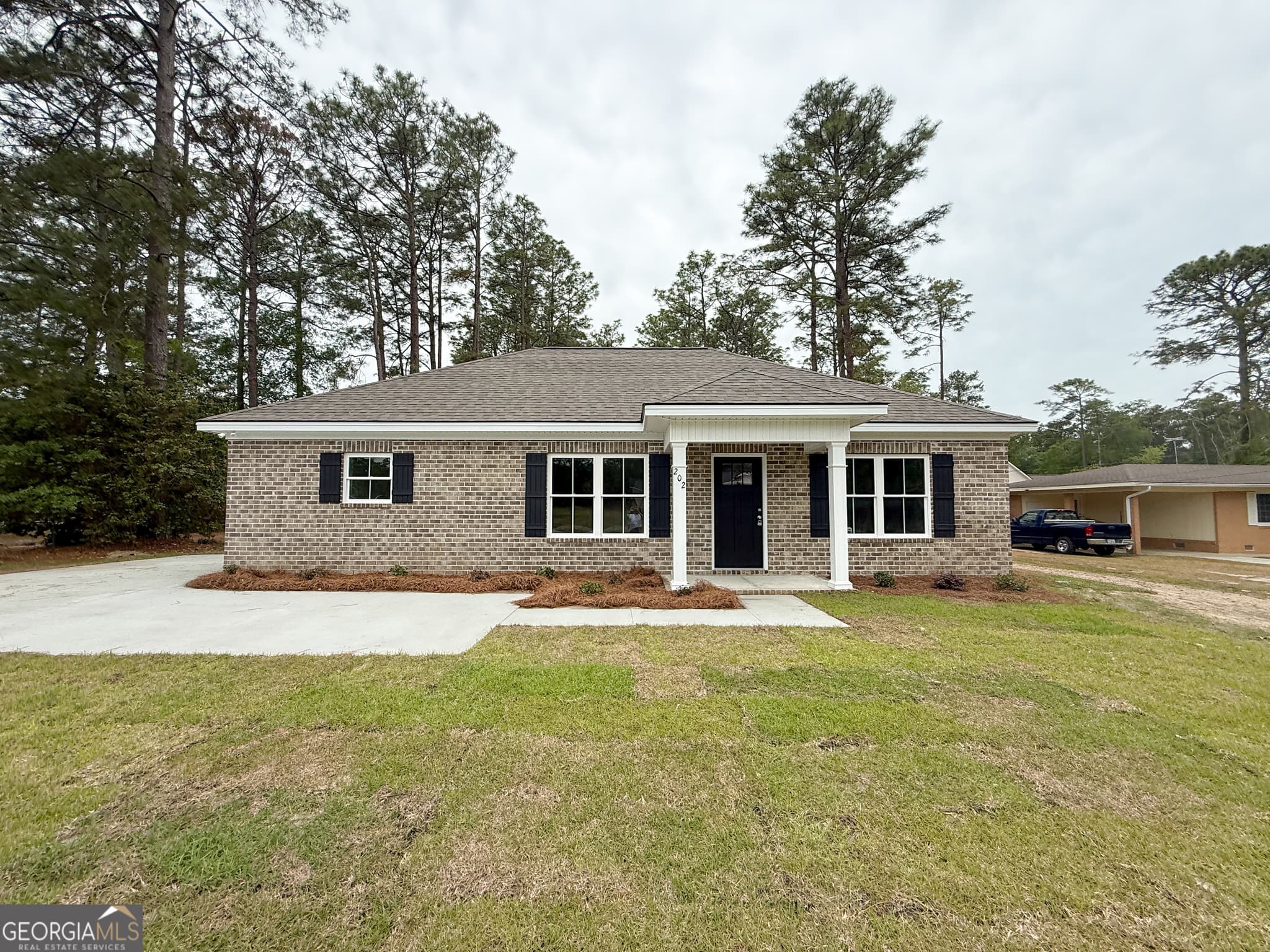3 bedroom, 2 bathroom, 1,400 sq ft single family residence under contract at 513 Pleasant Point Road, Statesboro, GA 30458