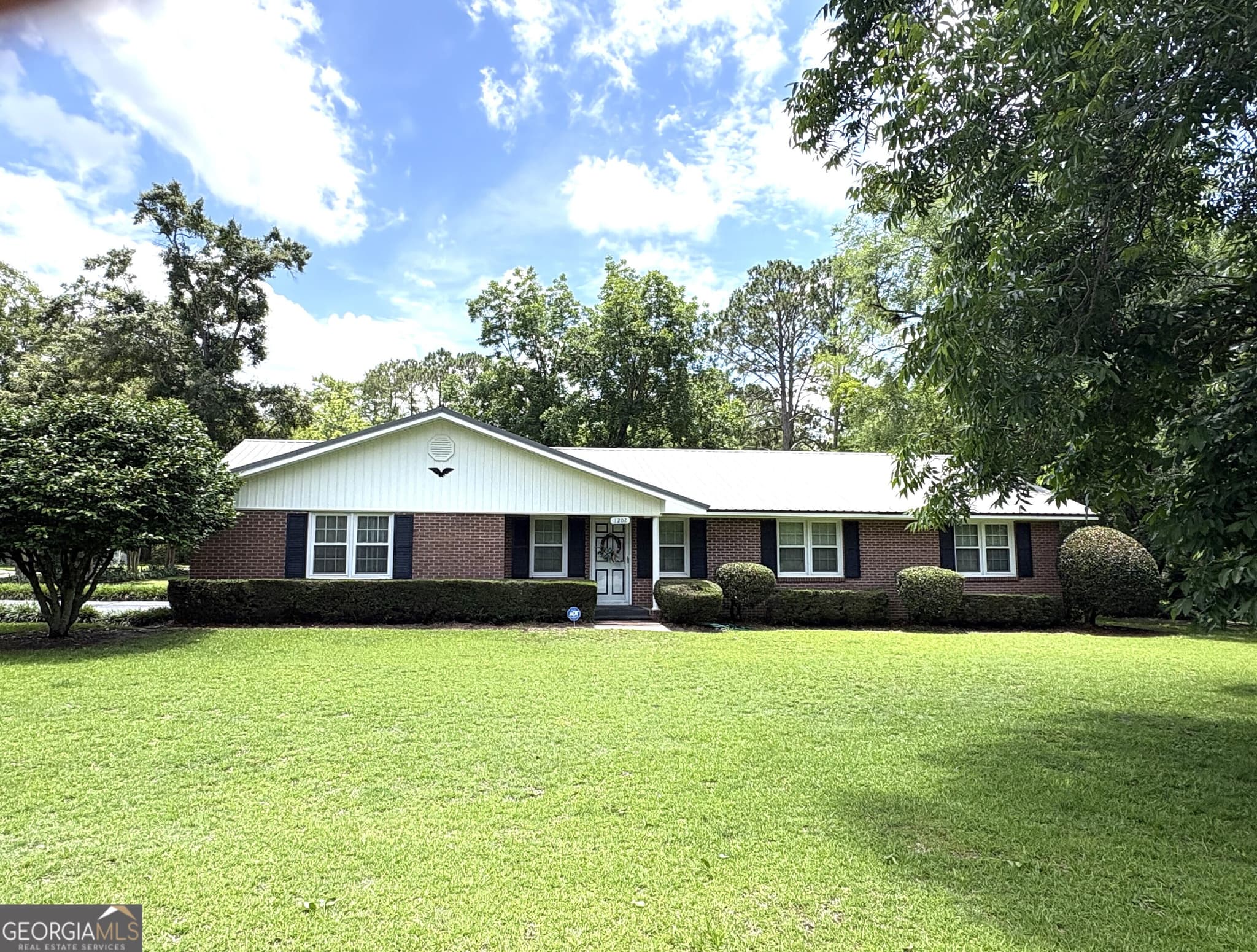 3 bedroom, 2 bathroom, 1,865 sq ft single family residence sold at 1202 Stonewall Street, Dublin, GA 31021