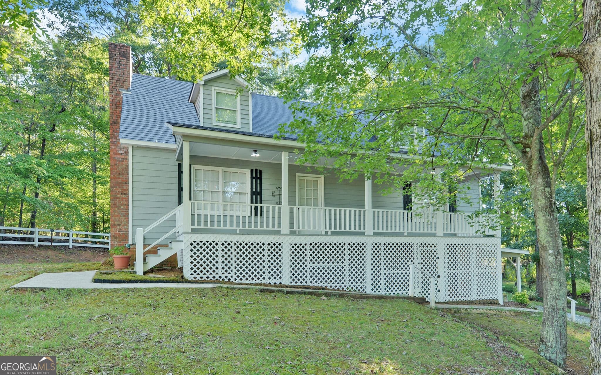 3 bedroom, 2.5 bathroom, 1,670 sq ft single family residence for sale at 338 Kings Bridge Way, Clarkesville, GA 30523