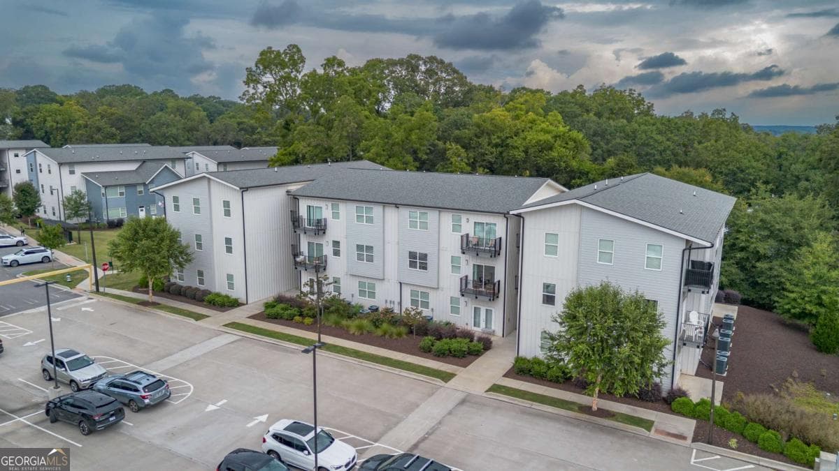 2 bedroom, 2 bathroom, 1,160 sq ft loft,condominium sold at 100 Prince Avenue B208, Athens, GA 30601