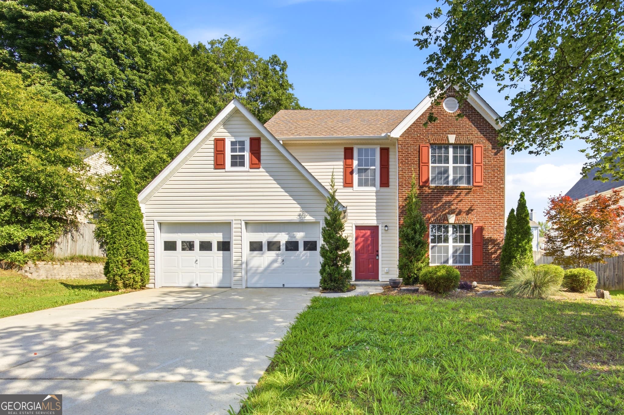 4 bedroom, 3 bathroom, 2,215 sq ft single family residence sold at 2217 Oakland Walk Drive, Lawrenceville, GA 30044