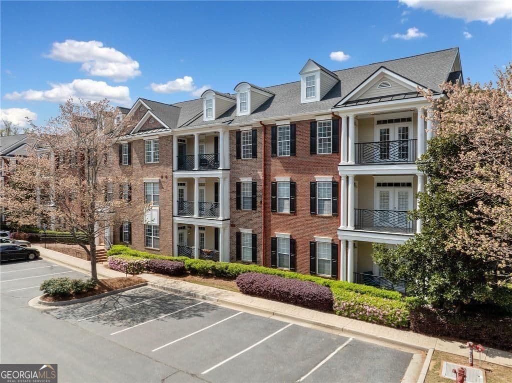 2 bedroom, 2 bathroom, 1,564 sq ft condominium for sale at 4955 Ivy Ridge Drive 303, Atlanta, GA 30339