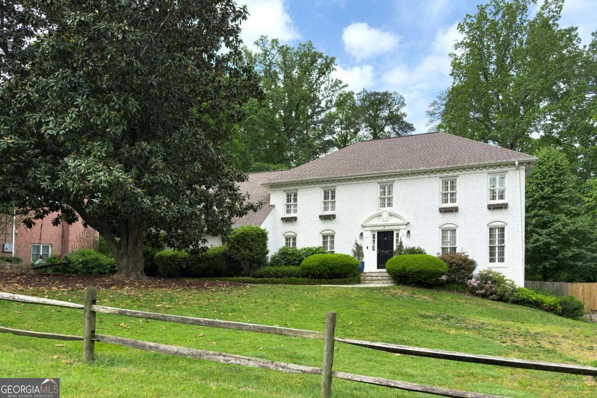 4 bedroom, 4 bathroom, 3,706 sq ft single family residence sold at 7000 Hunters Knoll, Atlanta, GA 30328