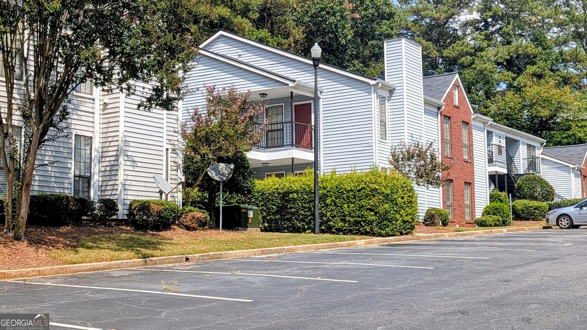 3 bedroom, 2 bathroom, 1,060 sq ft condominium for sale at 761 Windchase Lane, Stone Mountain, GA 30083