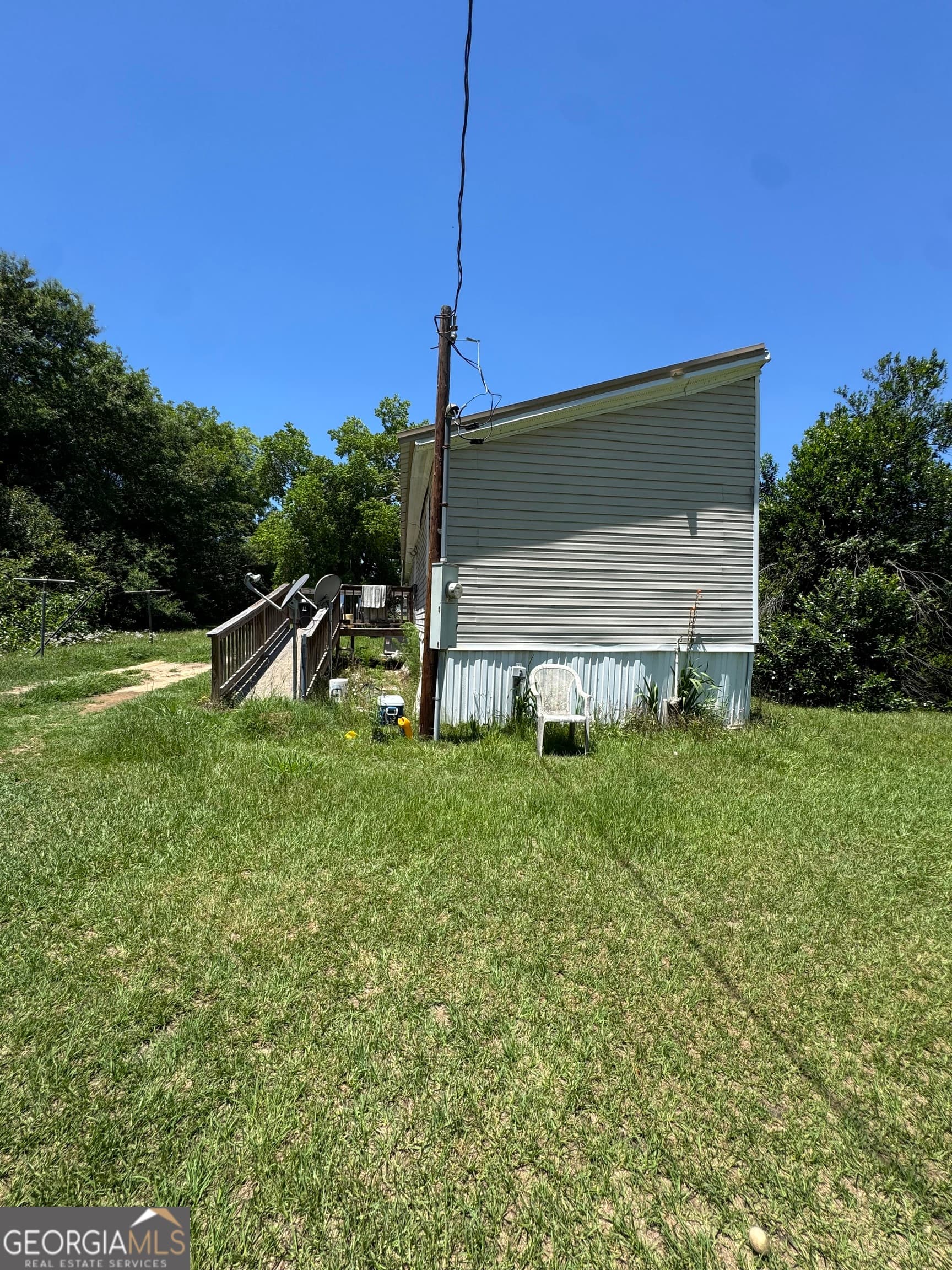 3 bedroom, 2 bathroom, 980 sq ft single family residence sold at 448 Rs Brigmond Road, Douglas, GA 31533