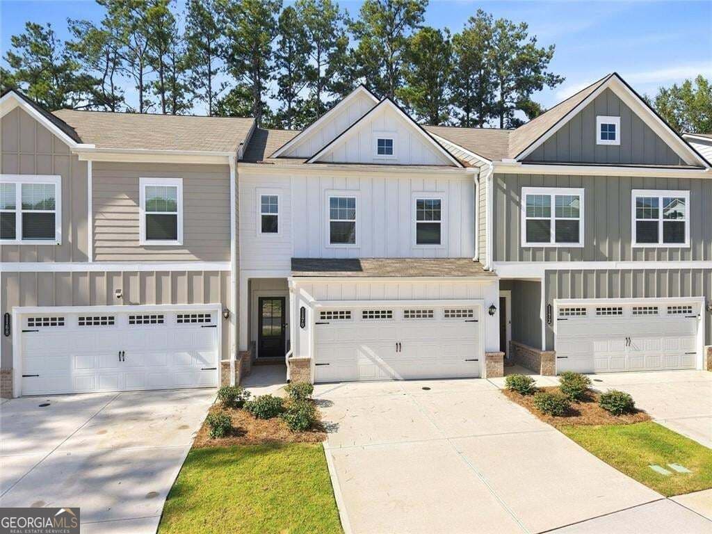 3 bedroom, 2.5 bathroom, 1,874 sq ft townhouse for sale at 1170 Chastain Drive, Sugar Hill, GA 30518