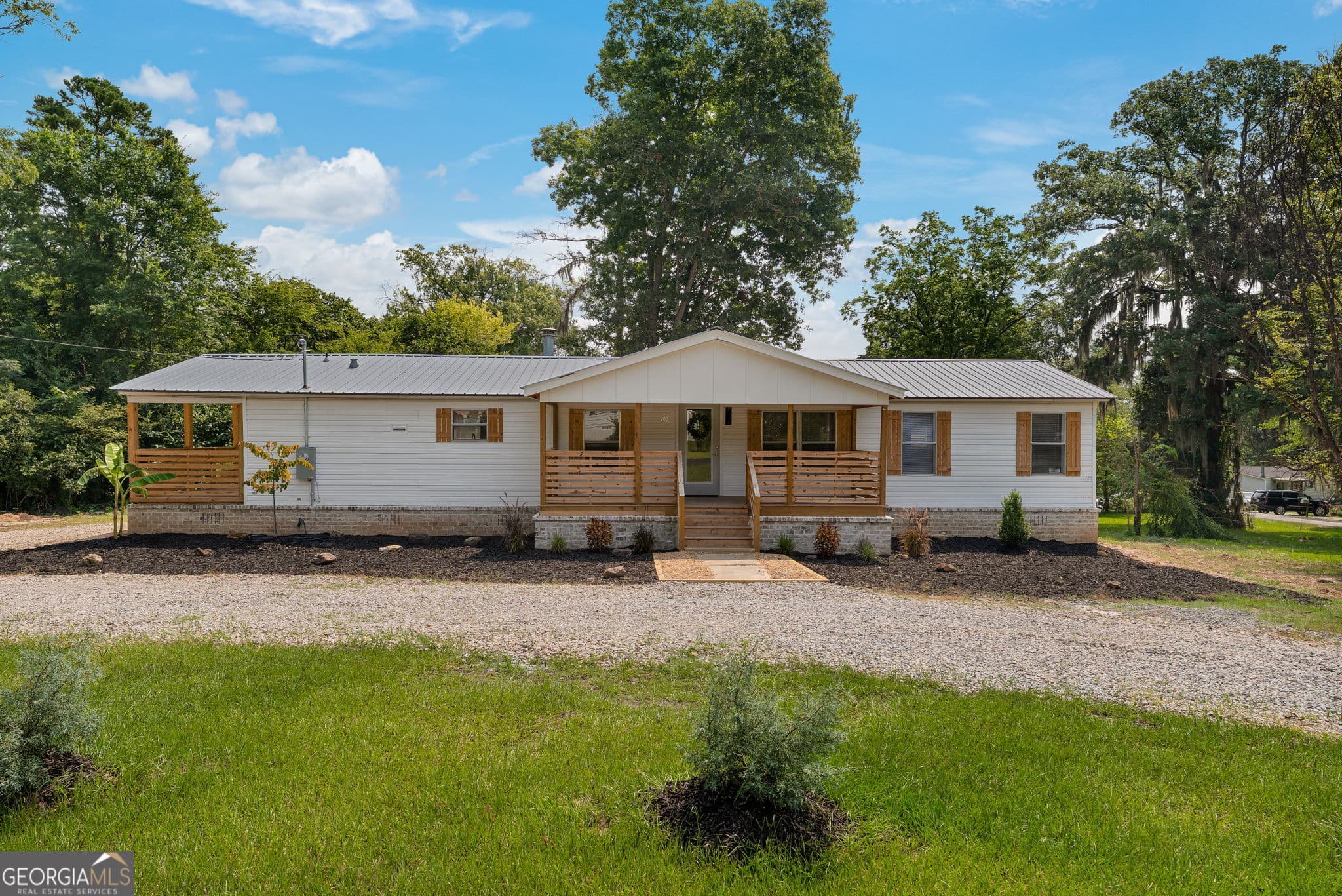 3 bedroom, 2 bathroom, 1,680 sq ft single family residence for sale at 200 3rd Avenue, Bonaire, GA 31005