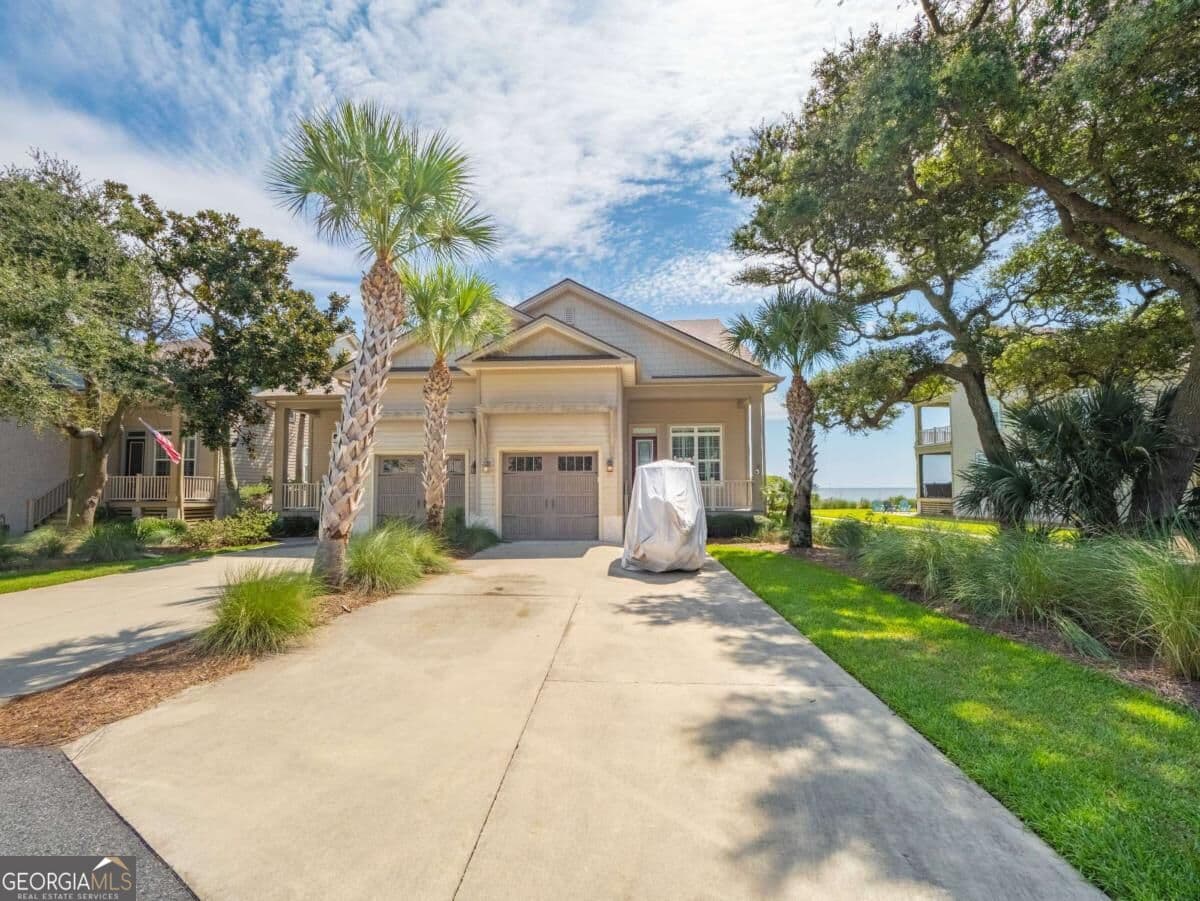3 bedroom, 3.5 bathroom, 1,832 sq ft townhouse for sale at 260 Turtle Track Lane, Jekyll Island, GA 31527