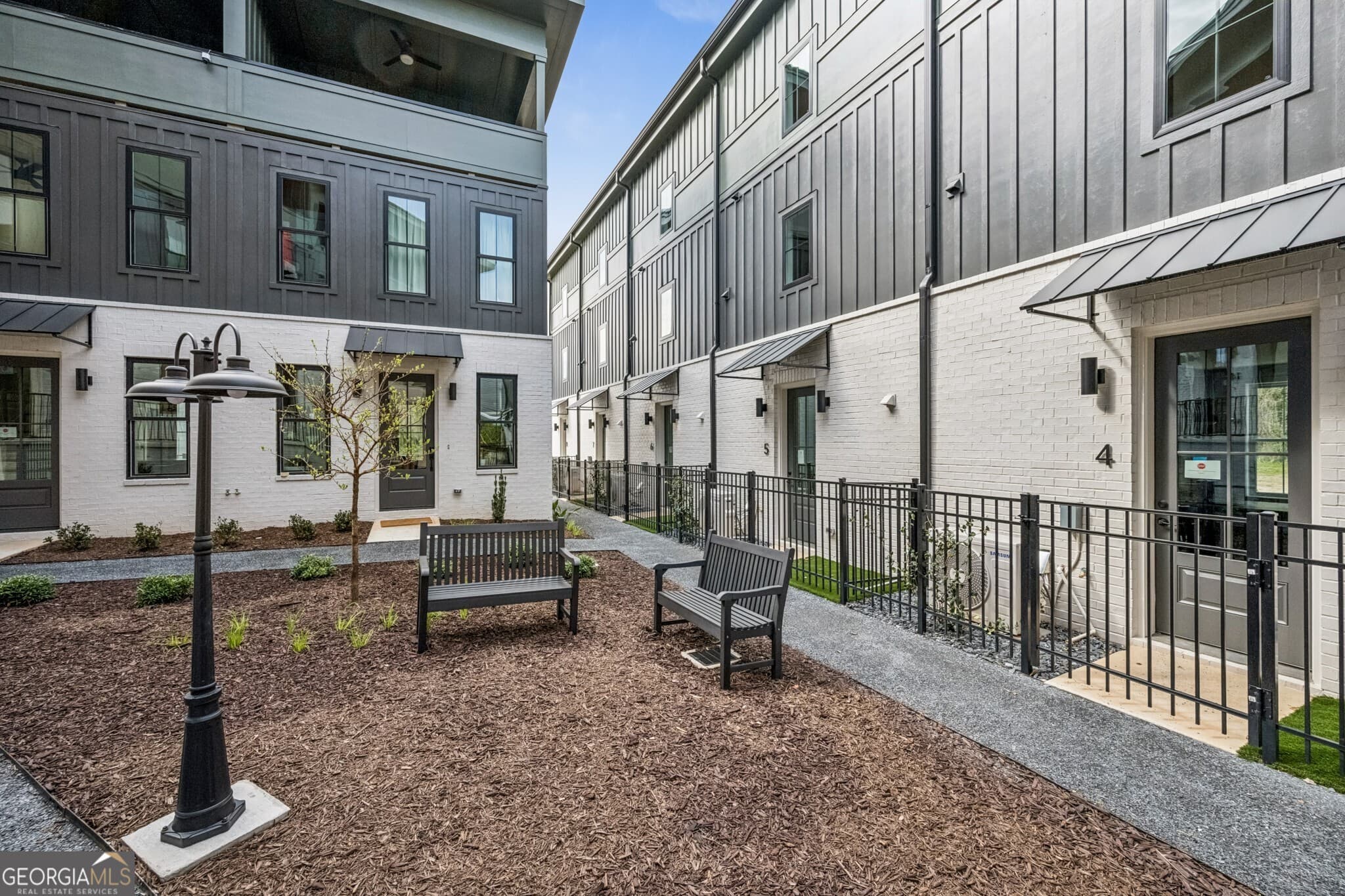 1 bedroom, 1.5 bathroom, 1,056 sq ft townhouse for sale at 1160 Boulevard 7, Atlanta, GA 30312