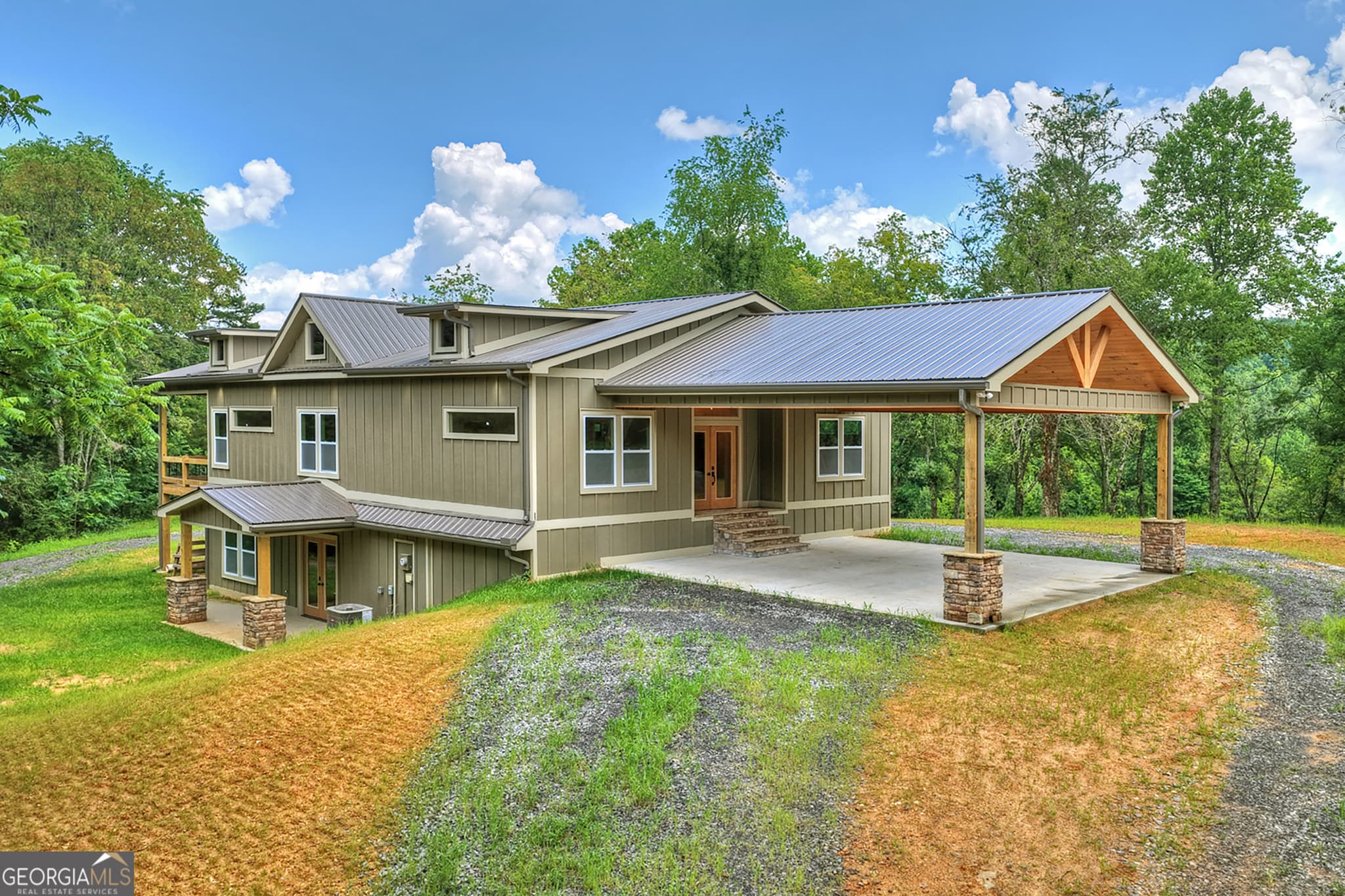 4 bedroom, 4 bathroom, 3,226 sq ft cabin,single family residence for sale at 2125 Shady Grove, Murphy, NC 28906