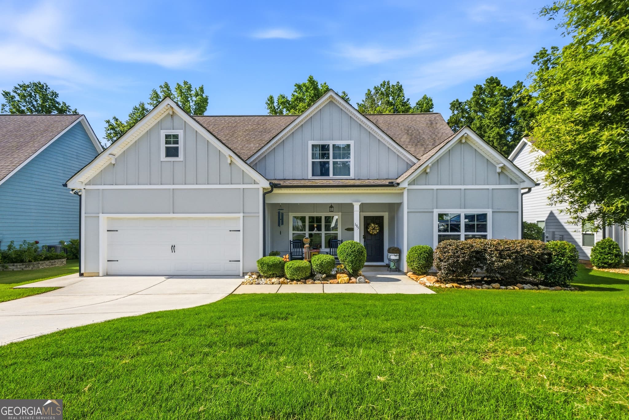 4 bedroom, 3 bathroom, 2,703 sq ft single family residence sold at 195 Southridge, Senoia, GA 30276