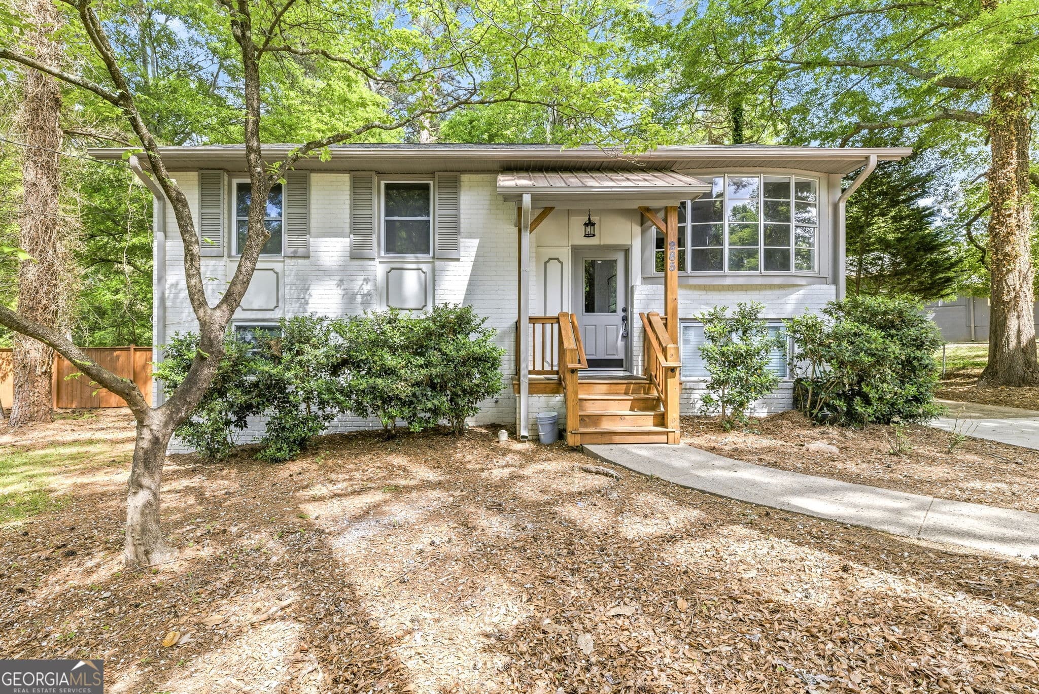 5 bedroom, 3 bathroom, 1,850 sq ft single family residence for sale at 285 Kings Circle, Athens, GA 30606