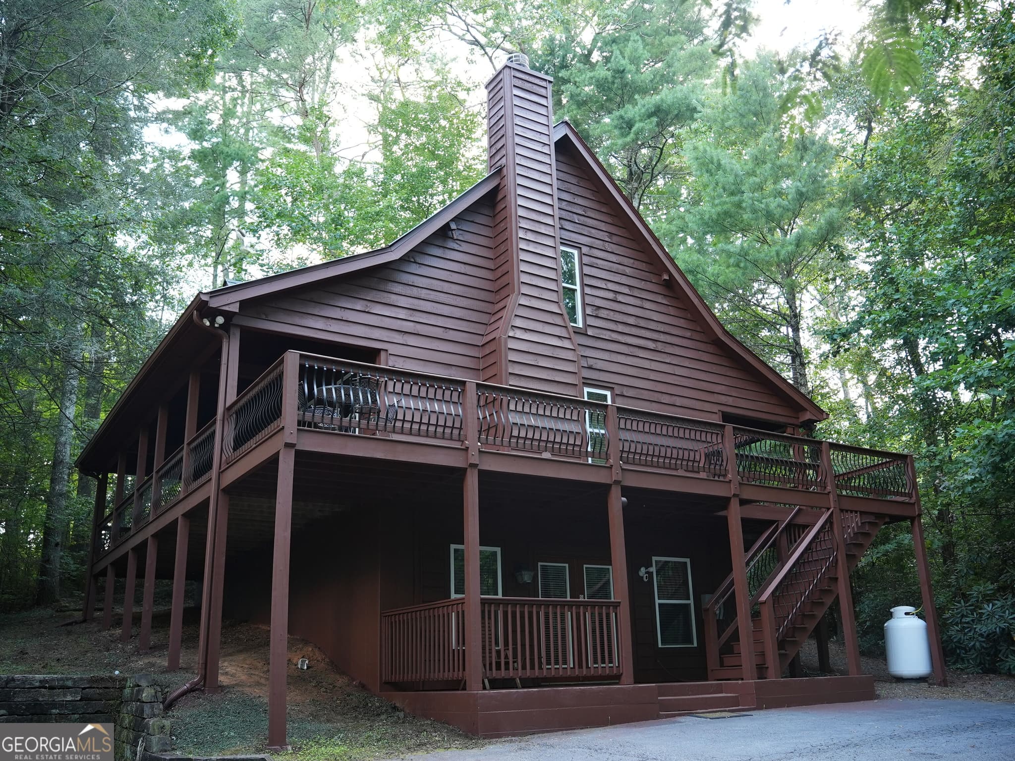 3 bedroom, 3 bathroom, 1,632 sq ft single family residence for sale at 369 Myrna Branch Road, Helen, GA 30545