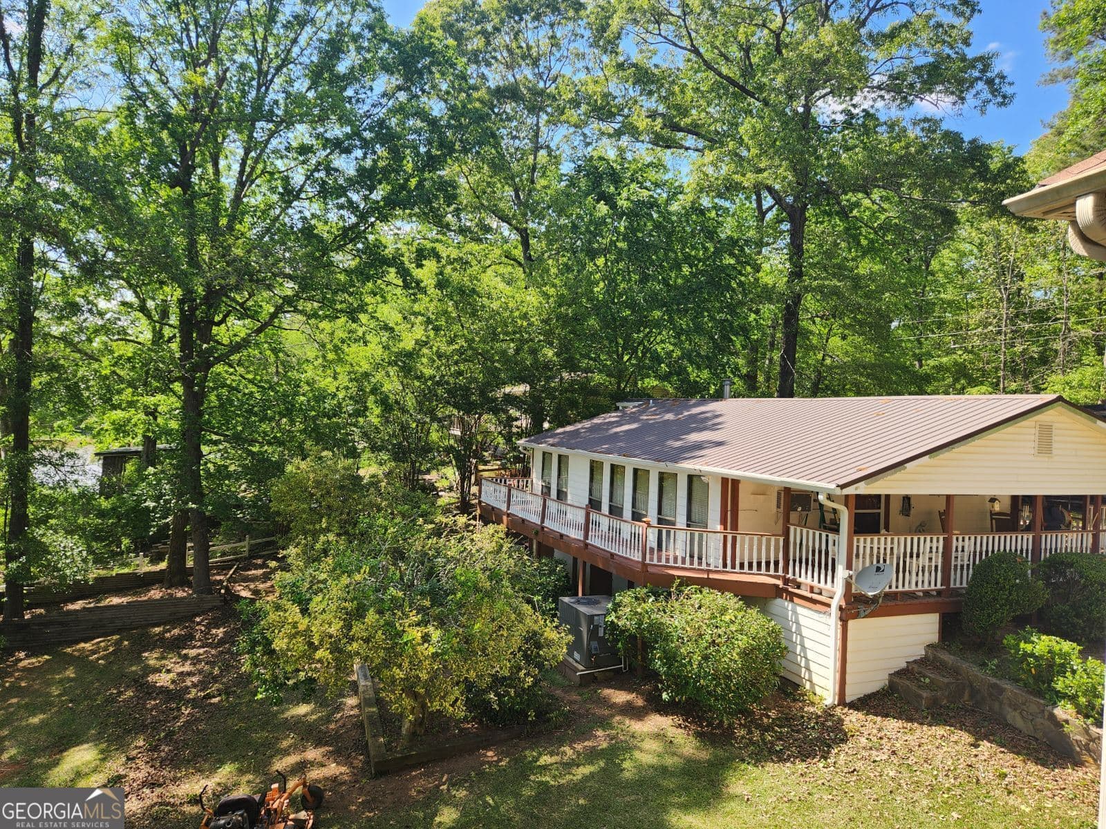 2 bedroom, 1 bathroom, 1,096 sq ft mobile home sold at 237 Weavers Lake Front Road, Jackson, GA 30233