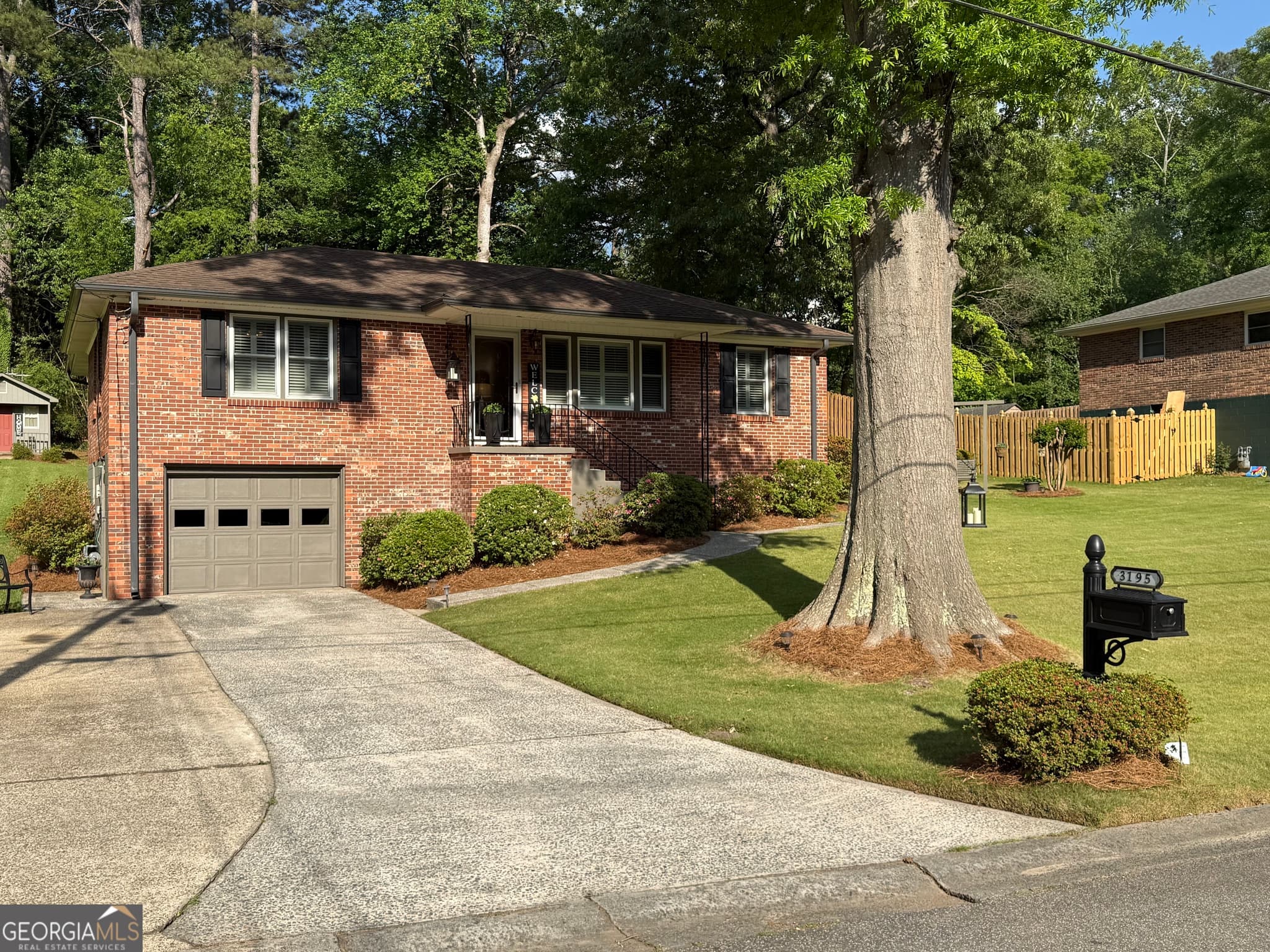 3 bedroom, 2 bathroom, 1,609 sq ft single family residence sold at 3195 Woodview Drive, Smyrna, GA 30082