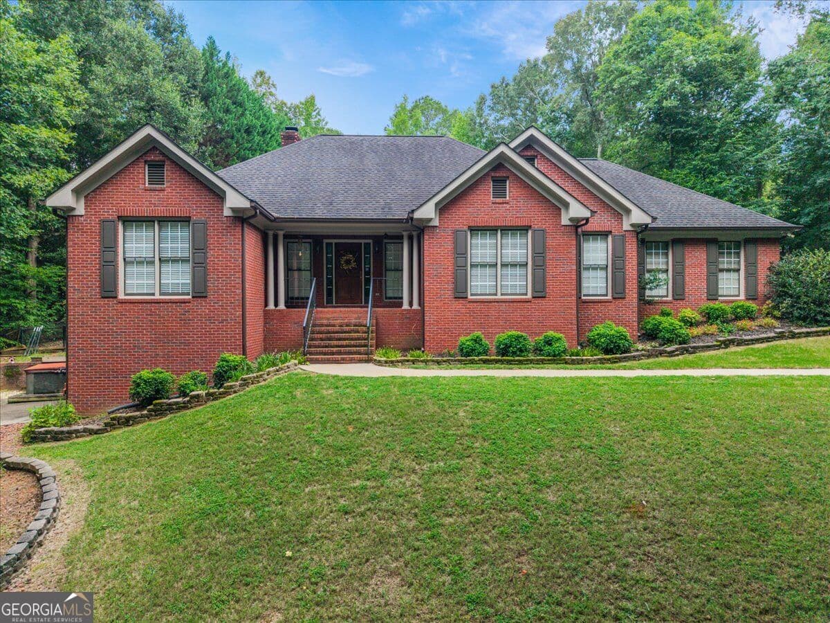 3 bedroom, 3 bathroom, 3,874 sq ft single family residence sold at 90 Skyview Drive, Social Circle, GA 30025