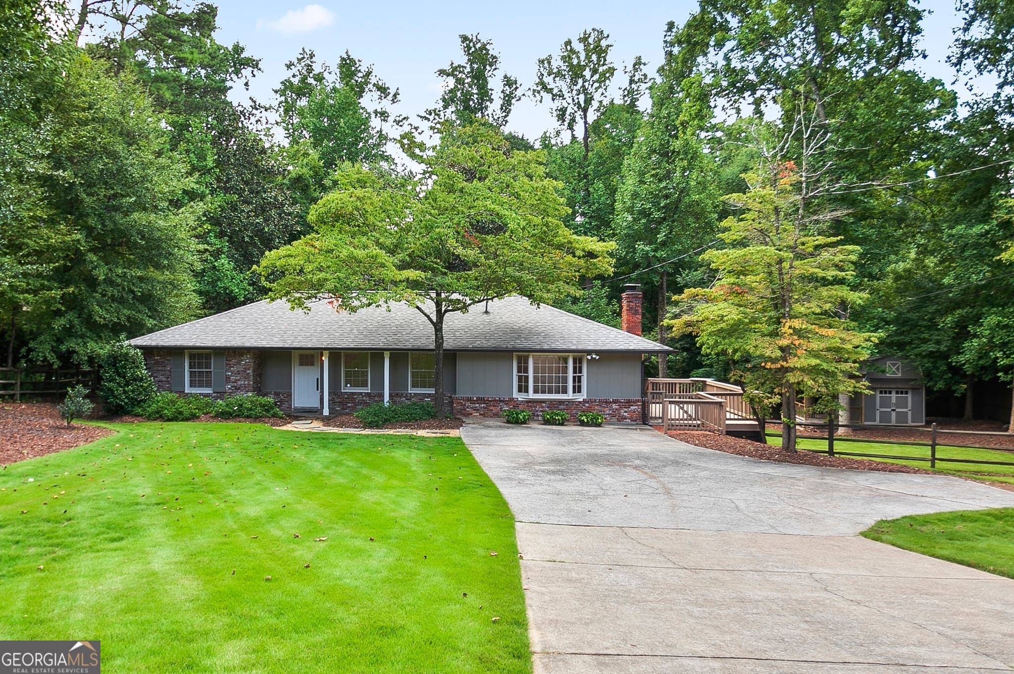 3 bedroom, 2 bathroom, 1,836 sq ft single family residence sold at 4000 Lower Roswell Road, Marietta, GA 30068