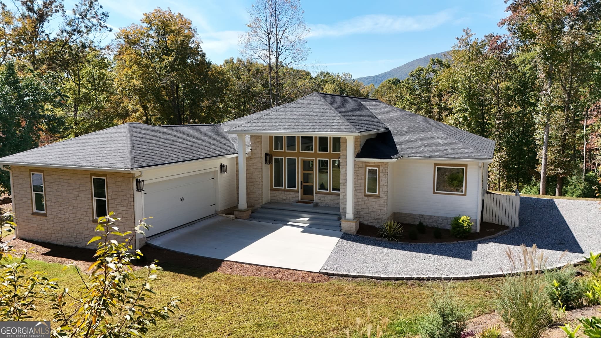3 bedroom, 2.5 bathroom, 2,948 sq ft single family residence sold at 2125 Goat Neck Road, Cleveland, GA 30528