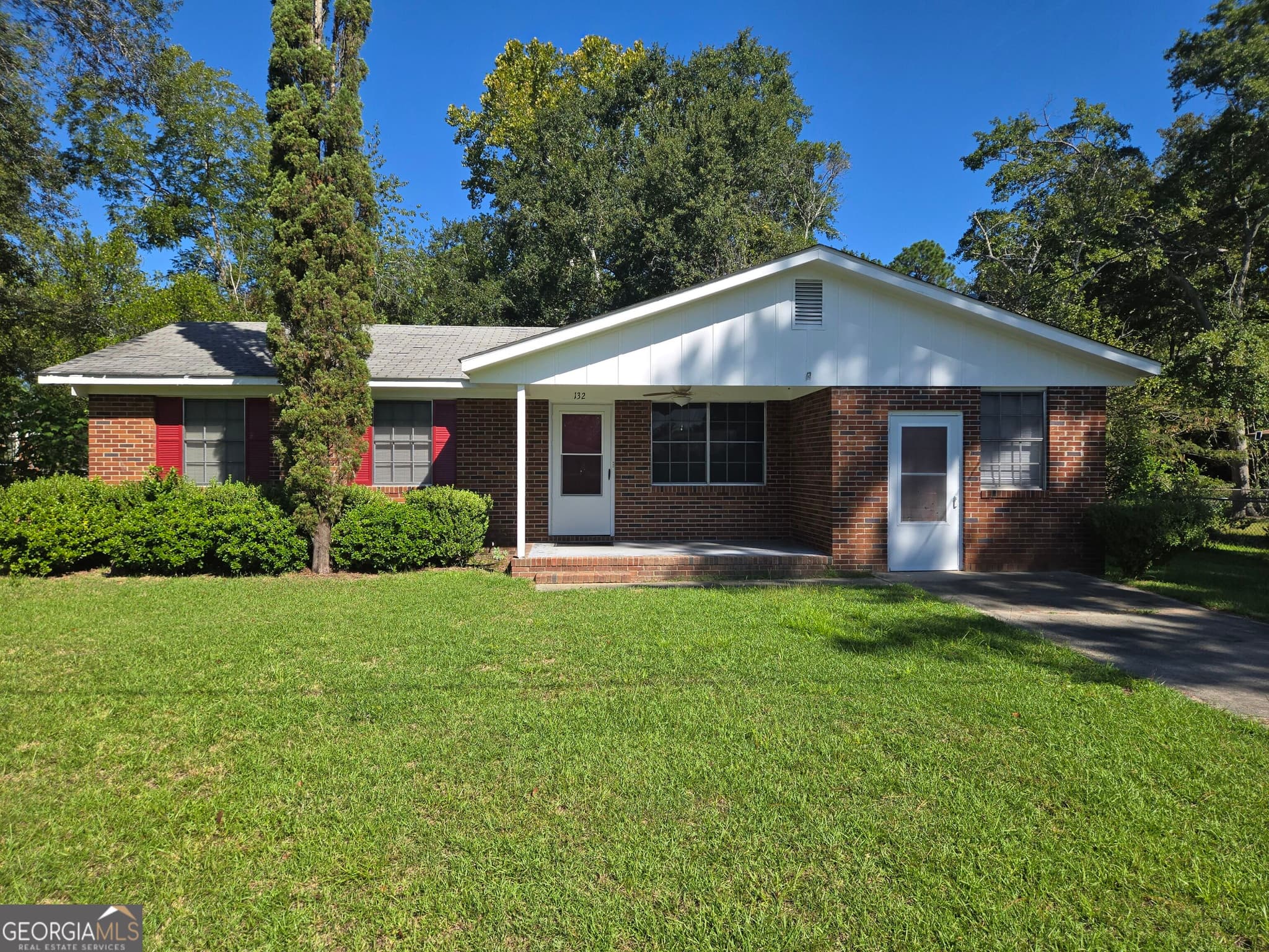 3 bedroom, 1 bathroom, 1,280 sq ft single family residence for sale at 132 President Circle, Statesboro, GA 30458