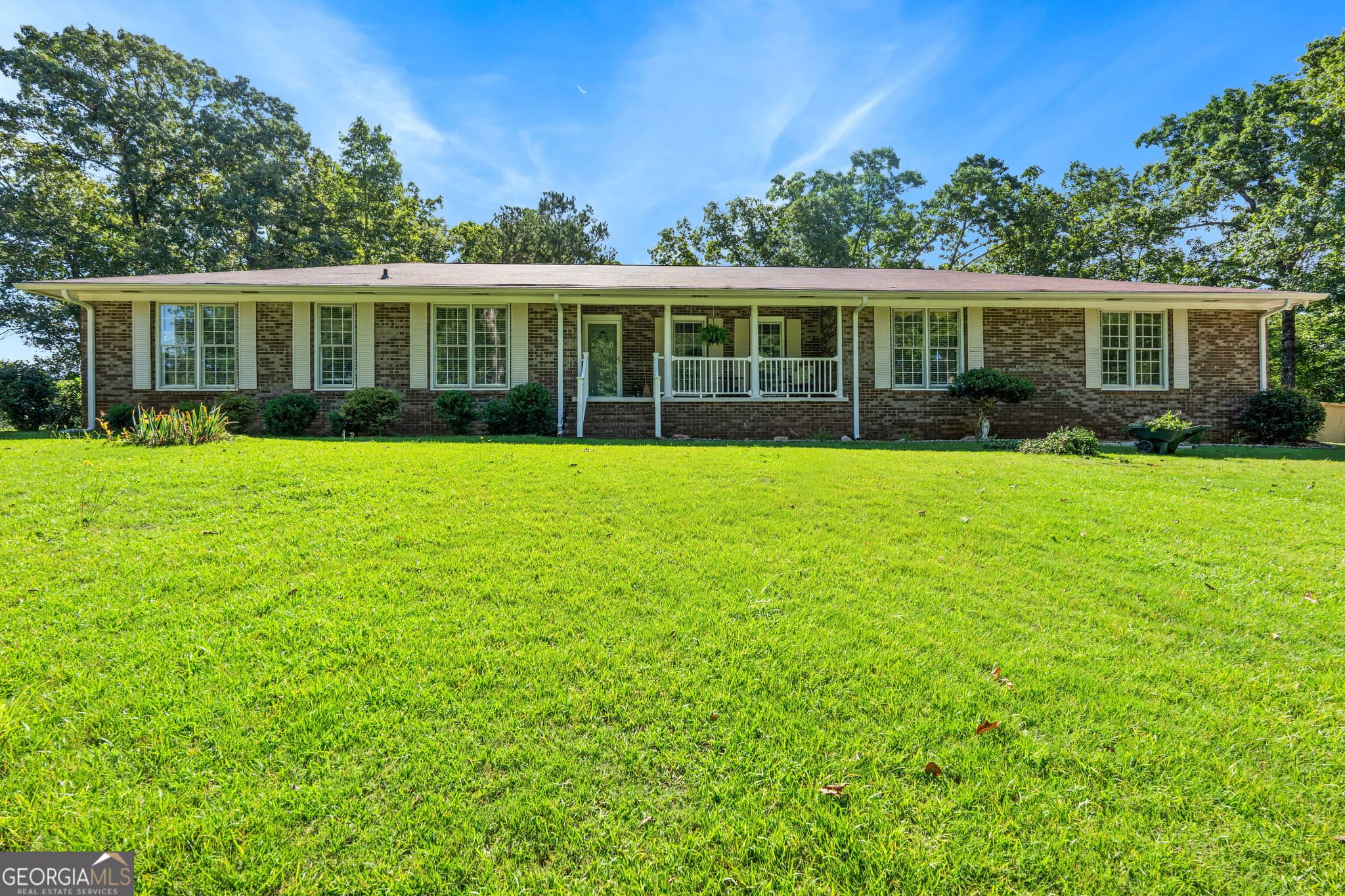 3 bedroom, 3 bathroom, 2,908 sq ft single family residence for sale at 5023 Veterans Memorial Parkway, Lanett, AL 36863