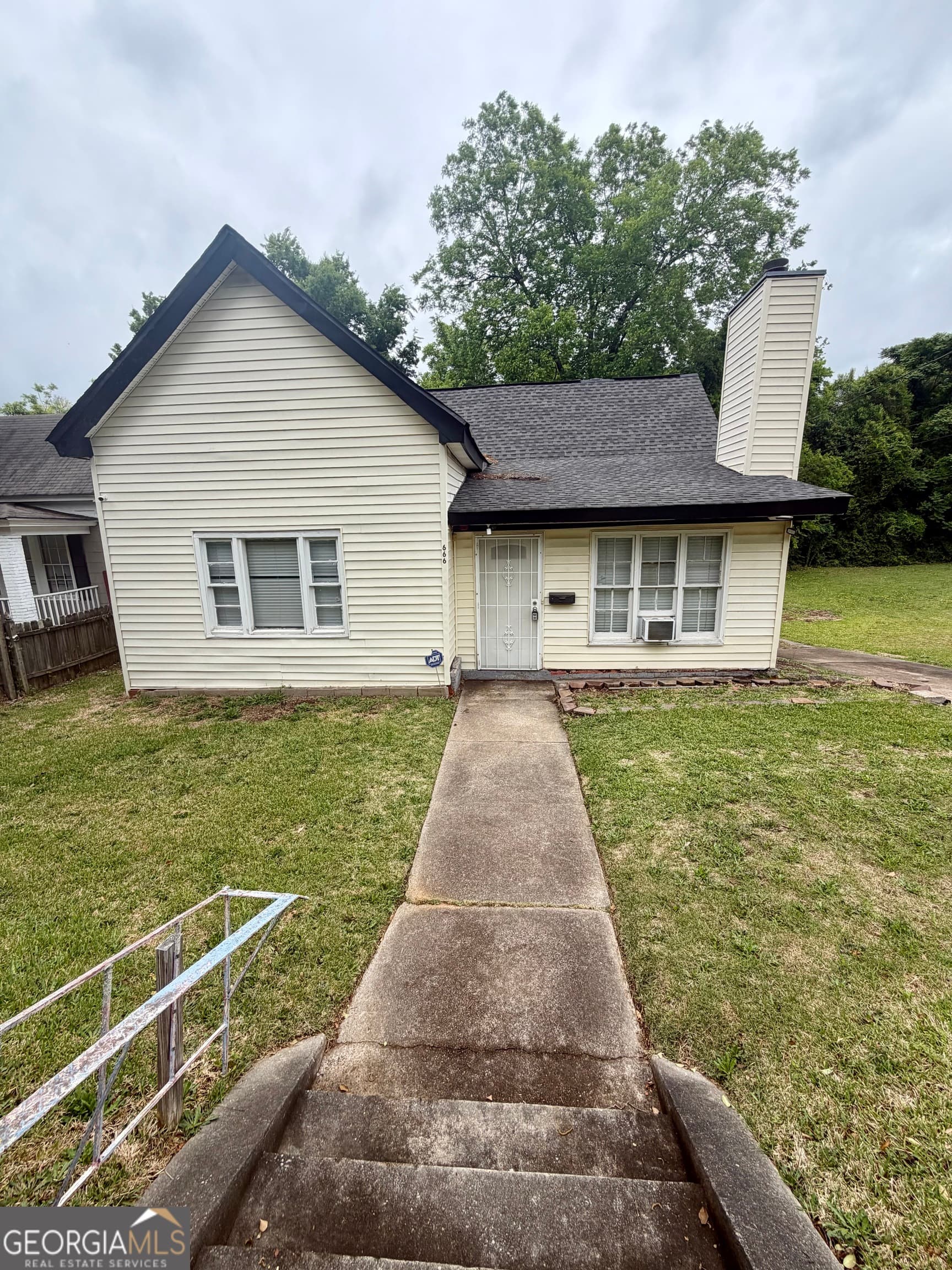 3 bedroom, 2 bathroom, 1,874 sq ft single family residence sold at 666 Woolfolk Street, Macon, GA 31217