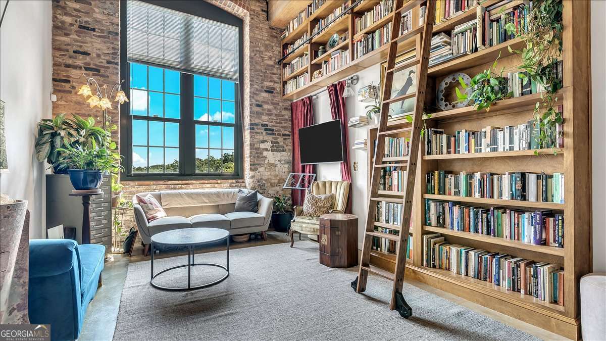 1 bedroom, 1 bathroom, 806 sq ft loft,condominium sold at 170 Boulevard H403, Atlanta, GA 30312