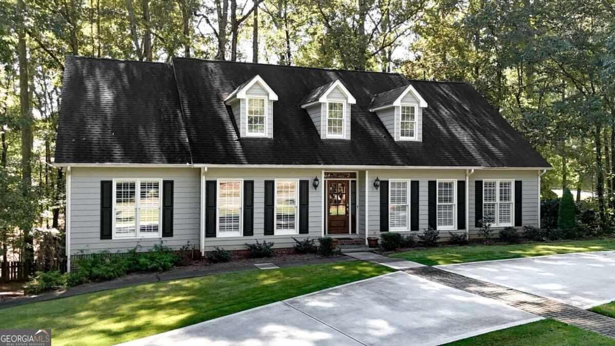 5 bedroom, 3 bathroom, 3,487 sq ft single family residence for sale at 55 Timberlake Cove, Cartersville, GA 30121