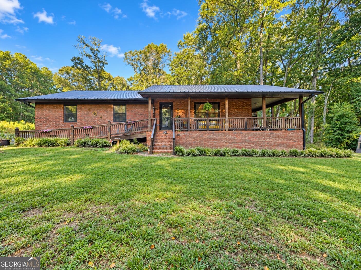 3 bedroom, 2 bathroom, 1,740 sq ft single family residence for sale at 3453 Bowman Highway, Hartwell, GA 30643
