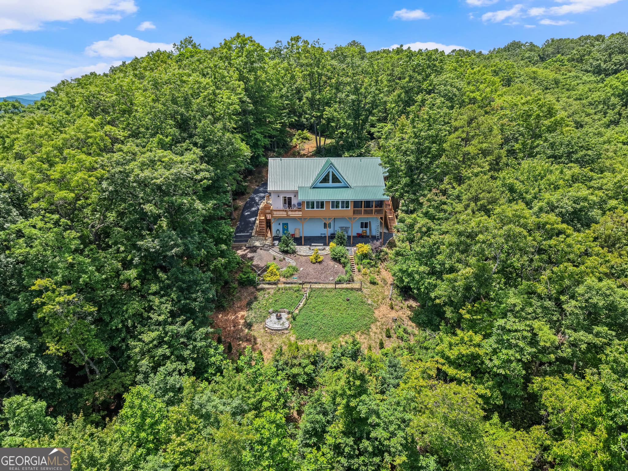 4 bedroom, 4 bathroom, 2,492 sq ft single family residence for sale at 557 Walnut Grove Lane, Tiger, GA 30576