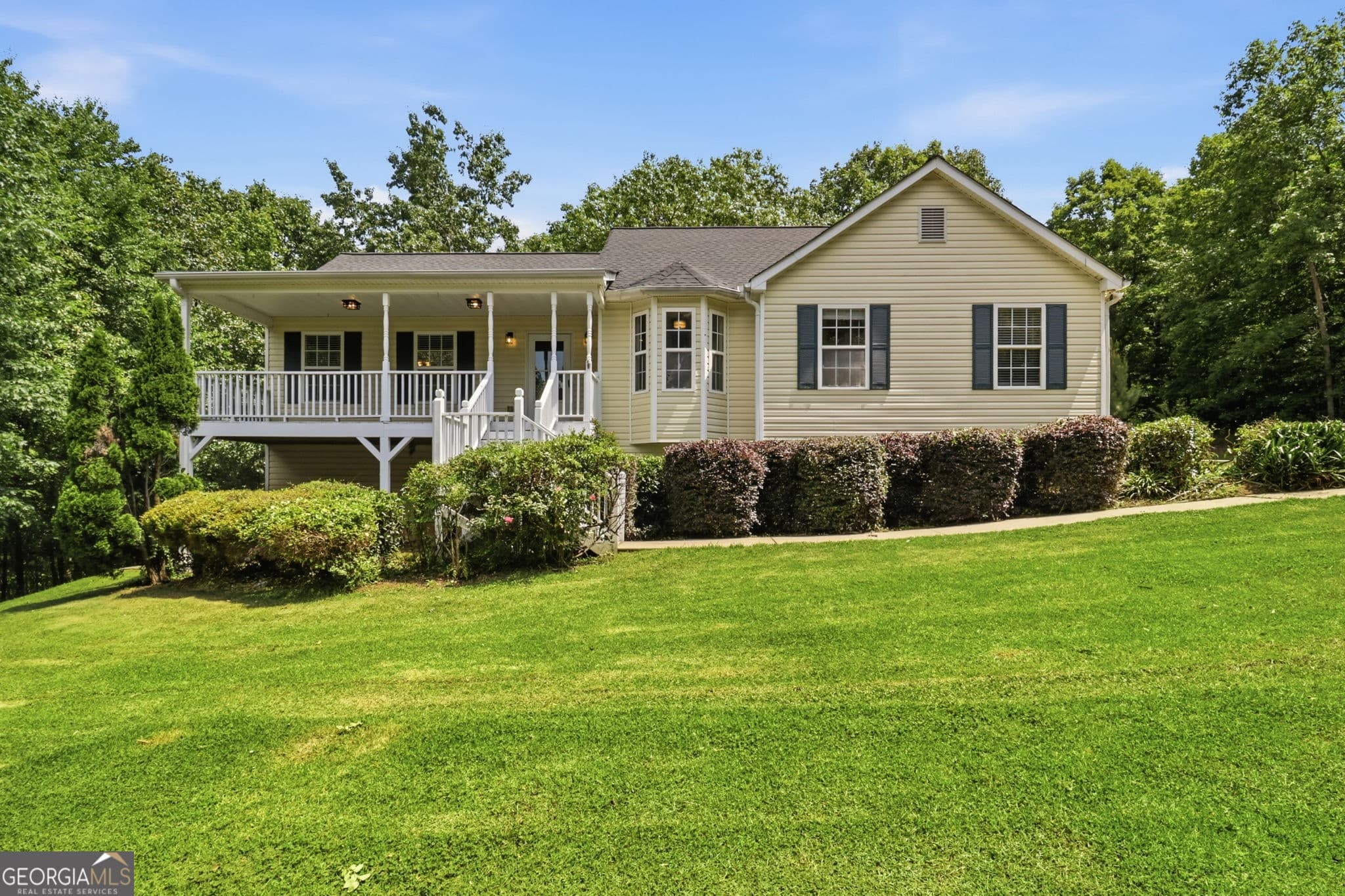 2 bedroom, 2 bathroom, 1,578 sq ft single family residence sold at 611 Rocky Hollow Road, Cave Spring, GA 30124