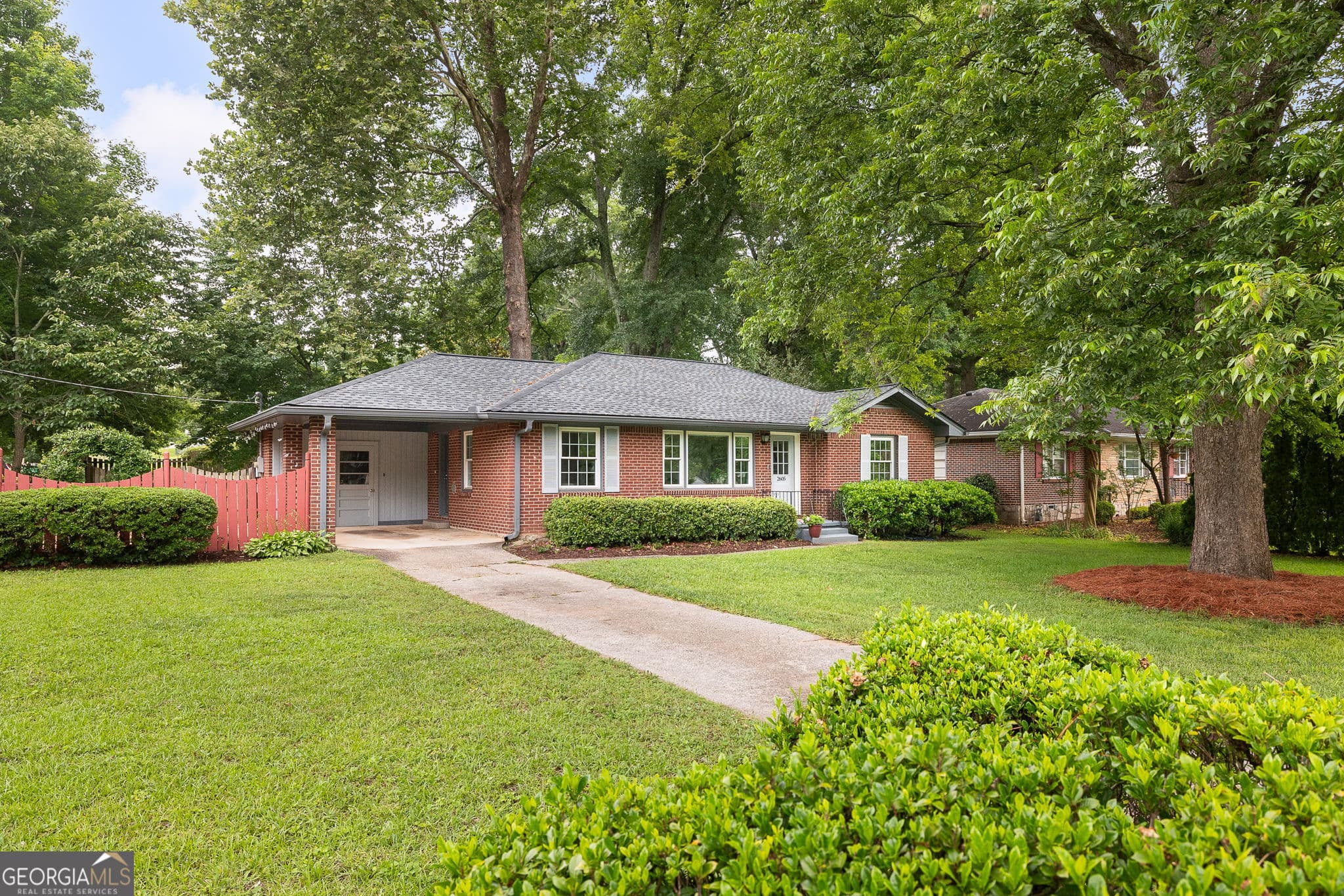3 bedroom, 1 bathroom, 1,190 sq ft single family residence sold at 2605 Woodridge Drive, Decatur, GA 30033