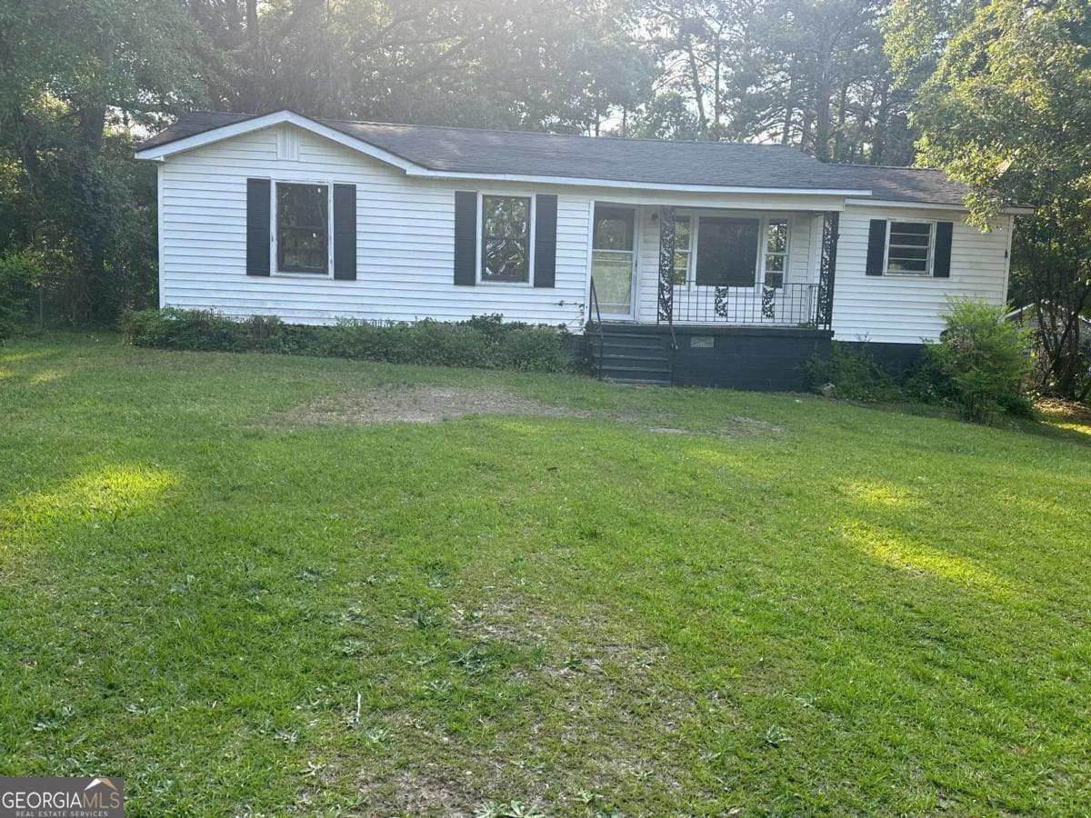 3 bedroom, 1 bathroom, 1,048 sq ft single family residence sold at 155 Old Stage Coach Road, Stockbridge, GA 30281