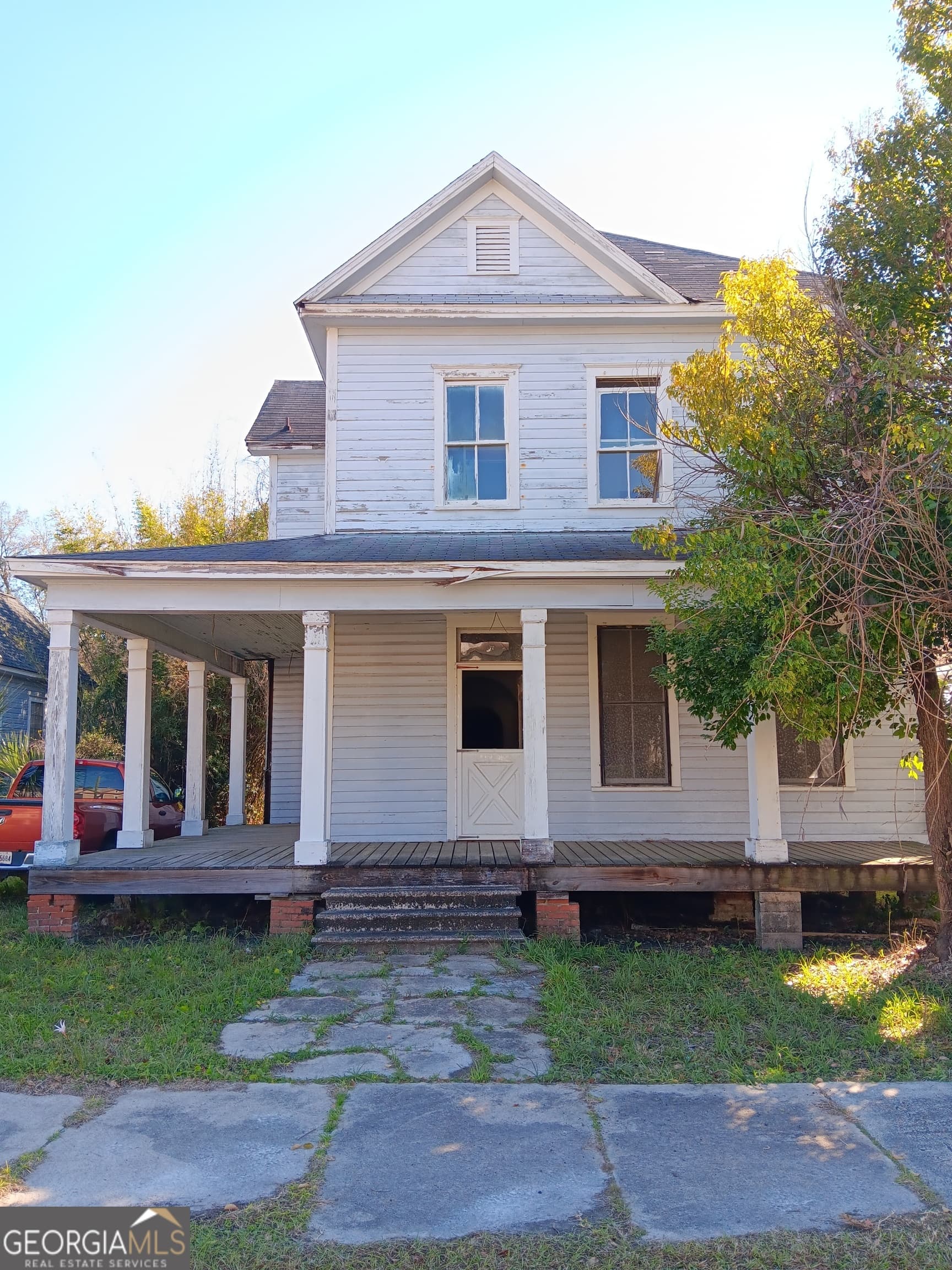 3 bedroom, 2 bathroom, 1,962 sq ft single family residence sold at 506 McDonald Street, Waycross, GA 31503