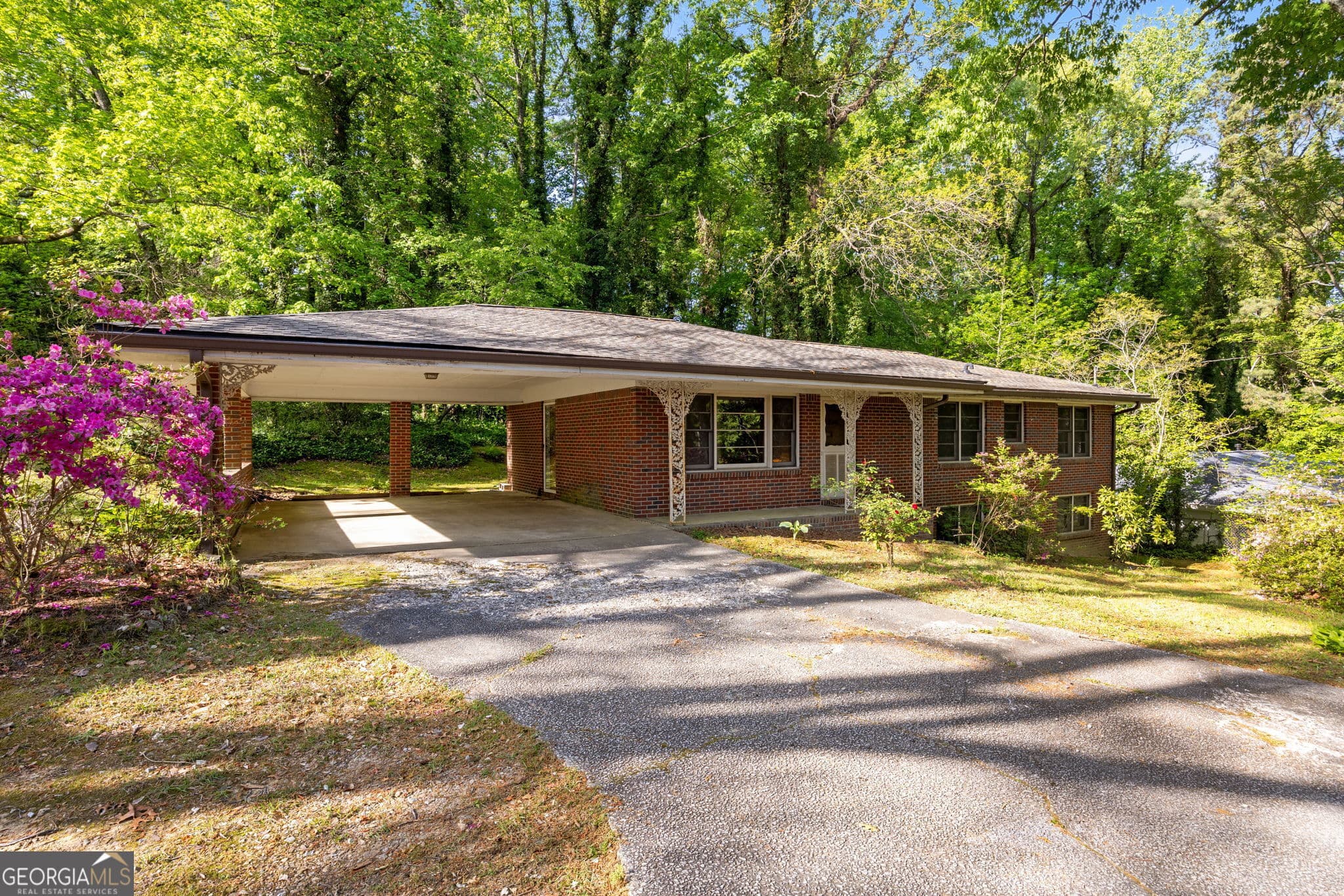 3 bedroom, 2 bathroom, 1,250 sq ft single family residence sold at 470 Hunnicutt Road, Mableton, GA 30126