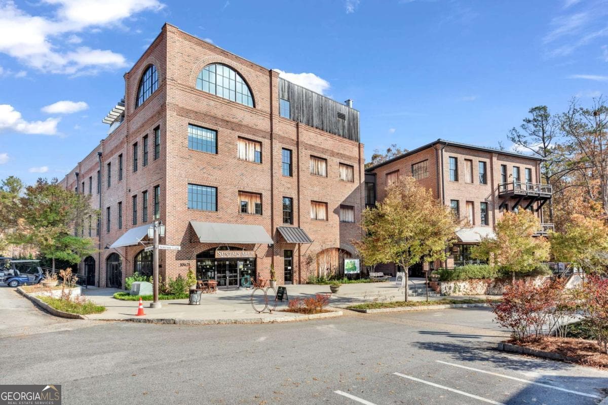 1 bedroom, 1 bathroom, 892 sq ft loft,condominium for sale at 10625 Serenbe Lane 206, Chattahoochee Hills, GA 30268