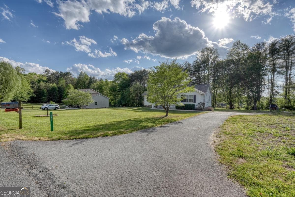 3 bedroom, 2 bathroom, 1,484 sq ft single family residence for sale at 1013 Bradley Road 4, Blairsville, GA 30512