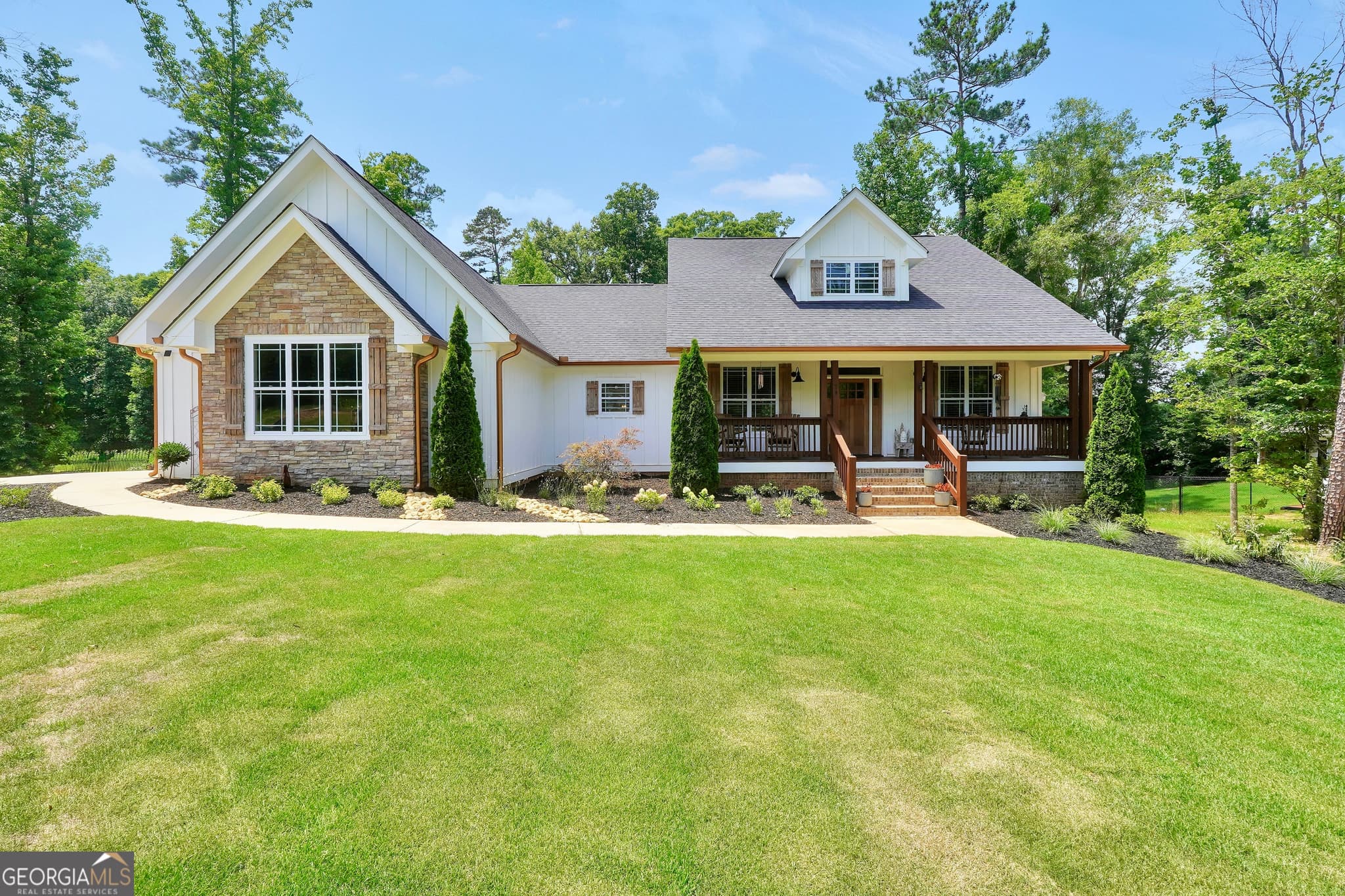 6 bedroom, 4 bathroom, 4,451 sq ft single family residence for sale at 74 Water Oak Drive, Monticello, GA 31064