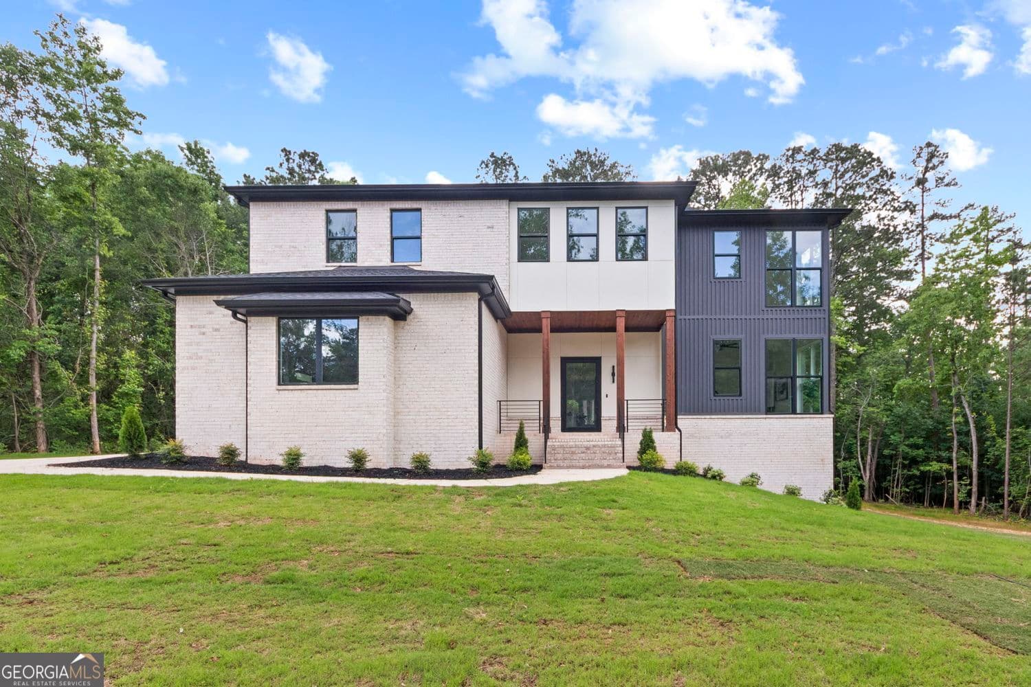5 bedroom, 4 bathroom, 3,417 sq ft single family residence sold at 7066 Bells Way, Fairburn, GA 30213