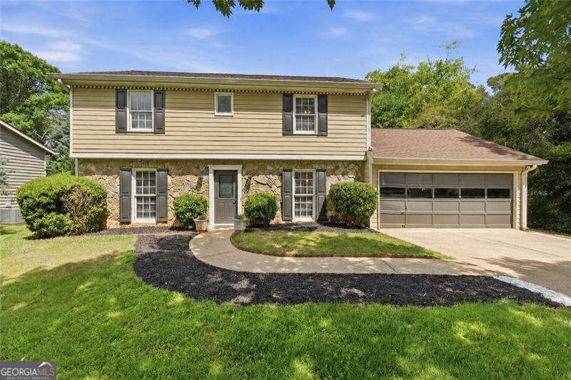 3 bedroom, 2.5 bathroom, 2,190 sq ft single family residence sold at 230 Truehedge Trace, Roswell, GA 30076