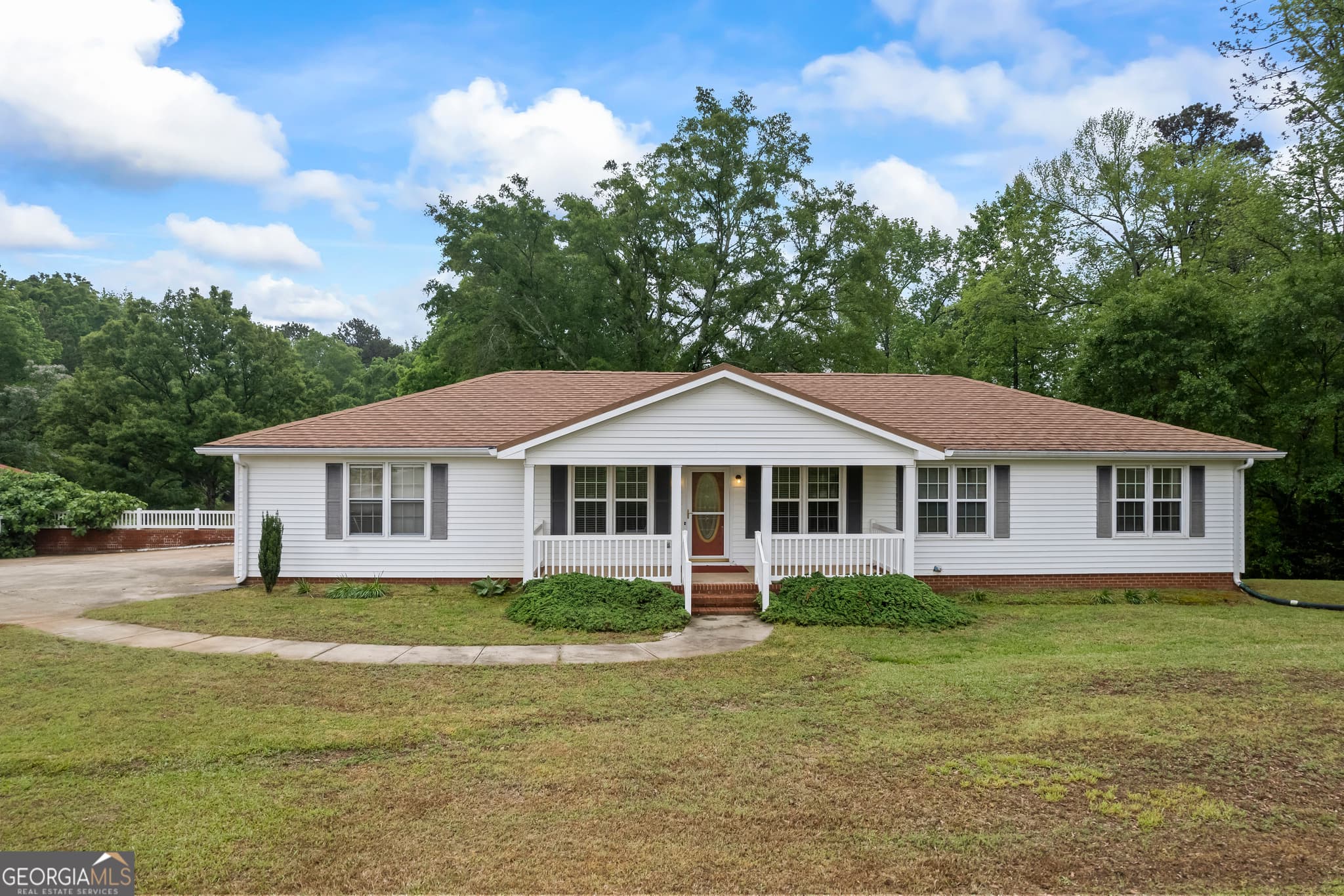 5 bedroom, 3 bathroom, 3,328 sq ft single family residence sold at 674 Yancey Road, Arnoldsville, GA 30619