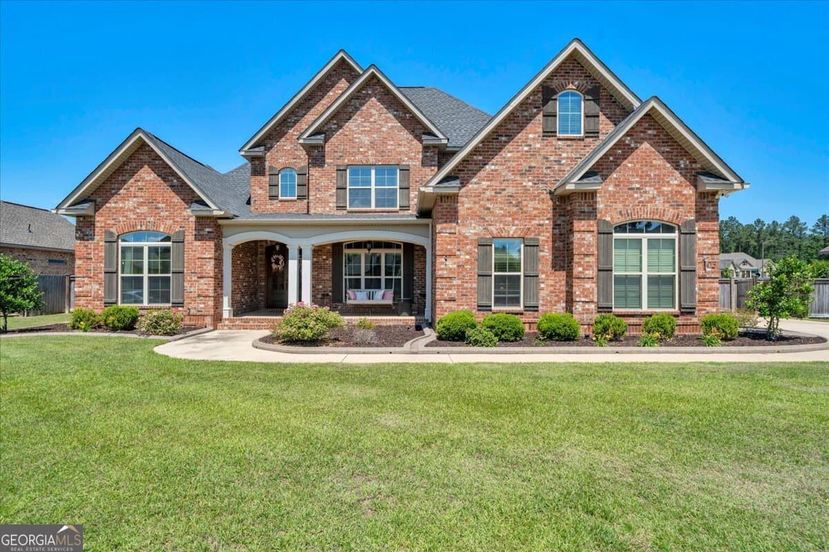 5 bedroom, 4 bathroom, 3,294 sq ft single family residence sold at 103 Trailing Bend, Kathleen, GA 31047