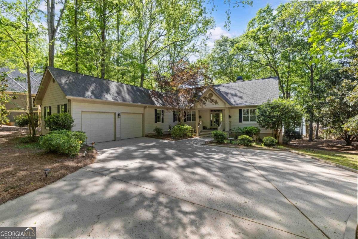 4 bedroom, 3.5 bathroom single family residence for sale at 129 Barrington Hall Drive, Eatonton, GA 31024