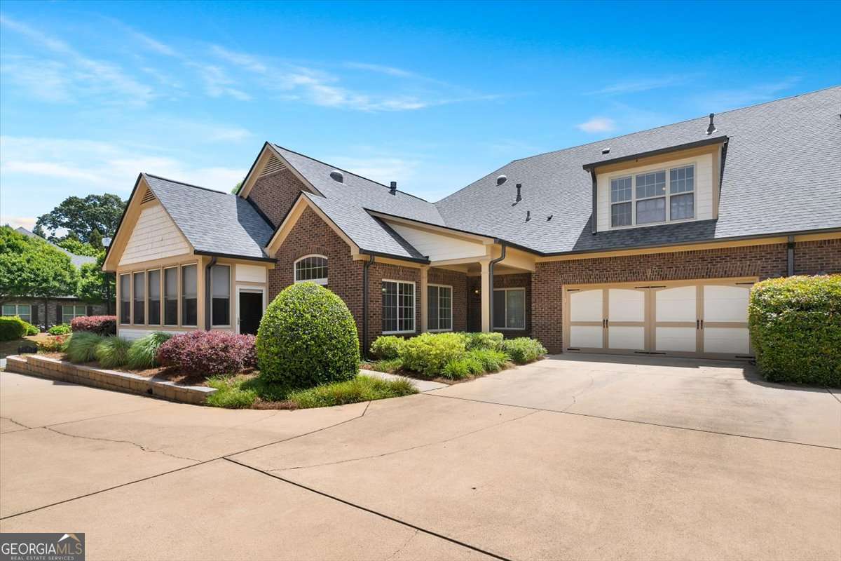 4 bedroom, 3 bathroom, 2,430 sq ft condominium sold at 120 Chastain Road 1501, Kennesaw, GA 30144