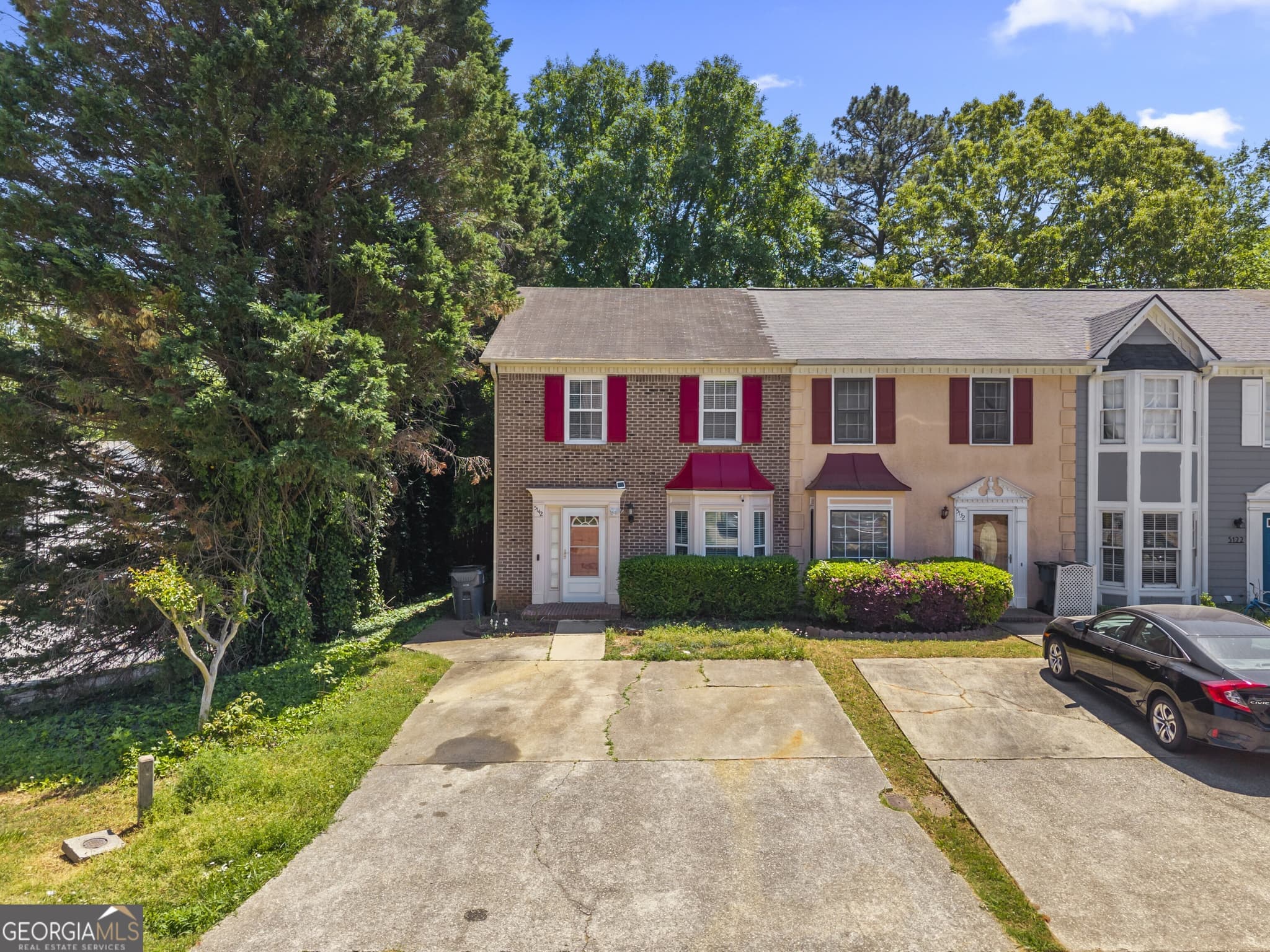 2 bedroom, 2.5 bathroom, 1,292 sq ft townhouse for sale at 5142 Jenny Drive, Acworth, GA 30101