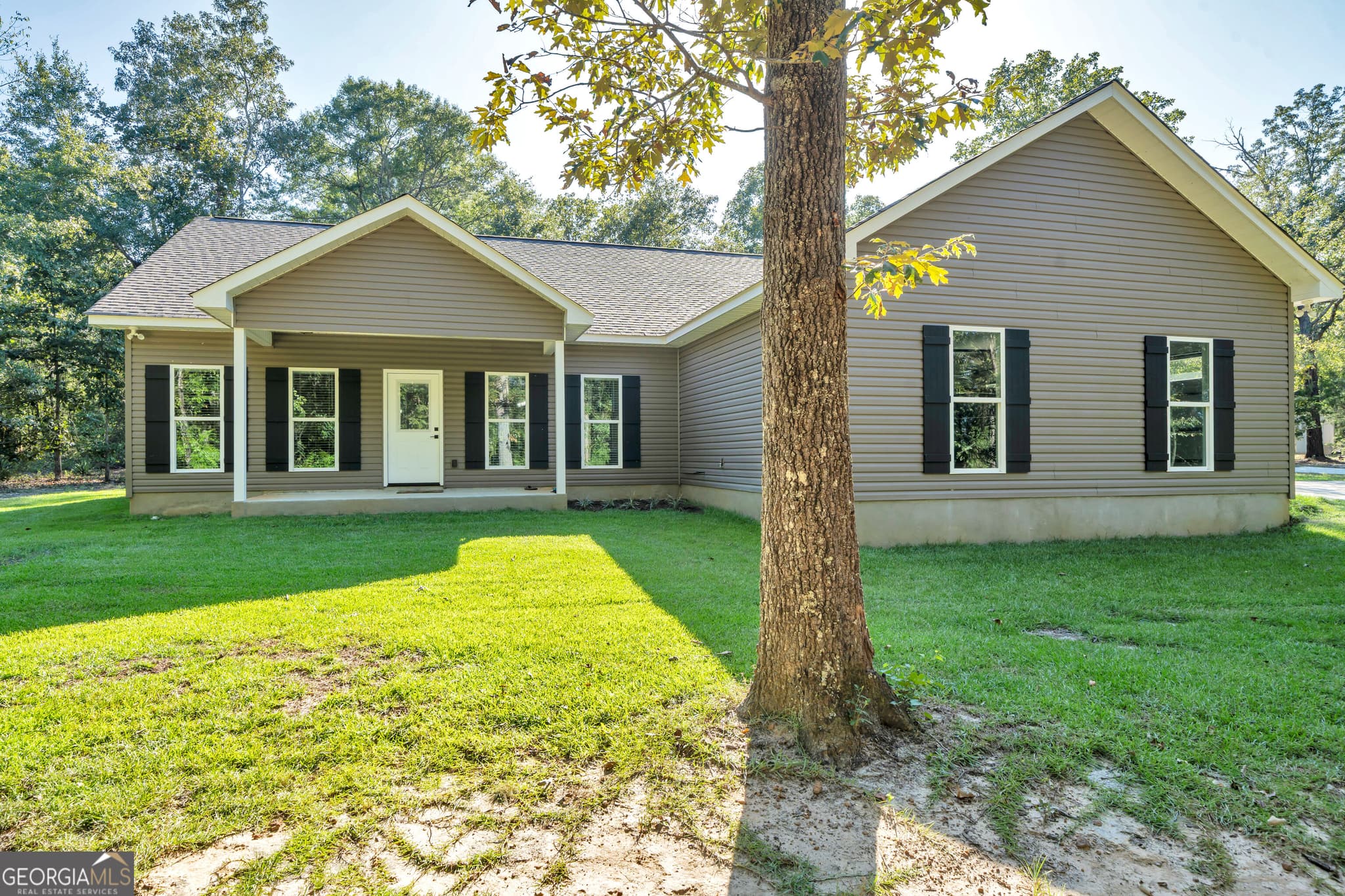 3 bedroom, 2.5 bathroom, 1,790 sq ft single family residence under contract at 523 Taylor Rowland Road, Dexter, GA 31019