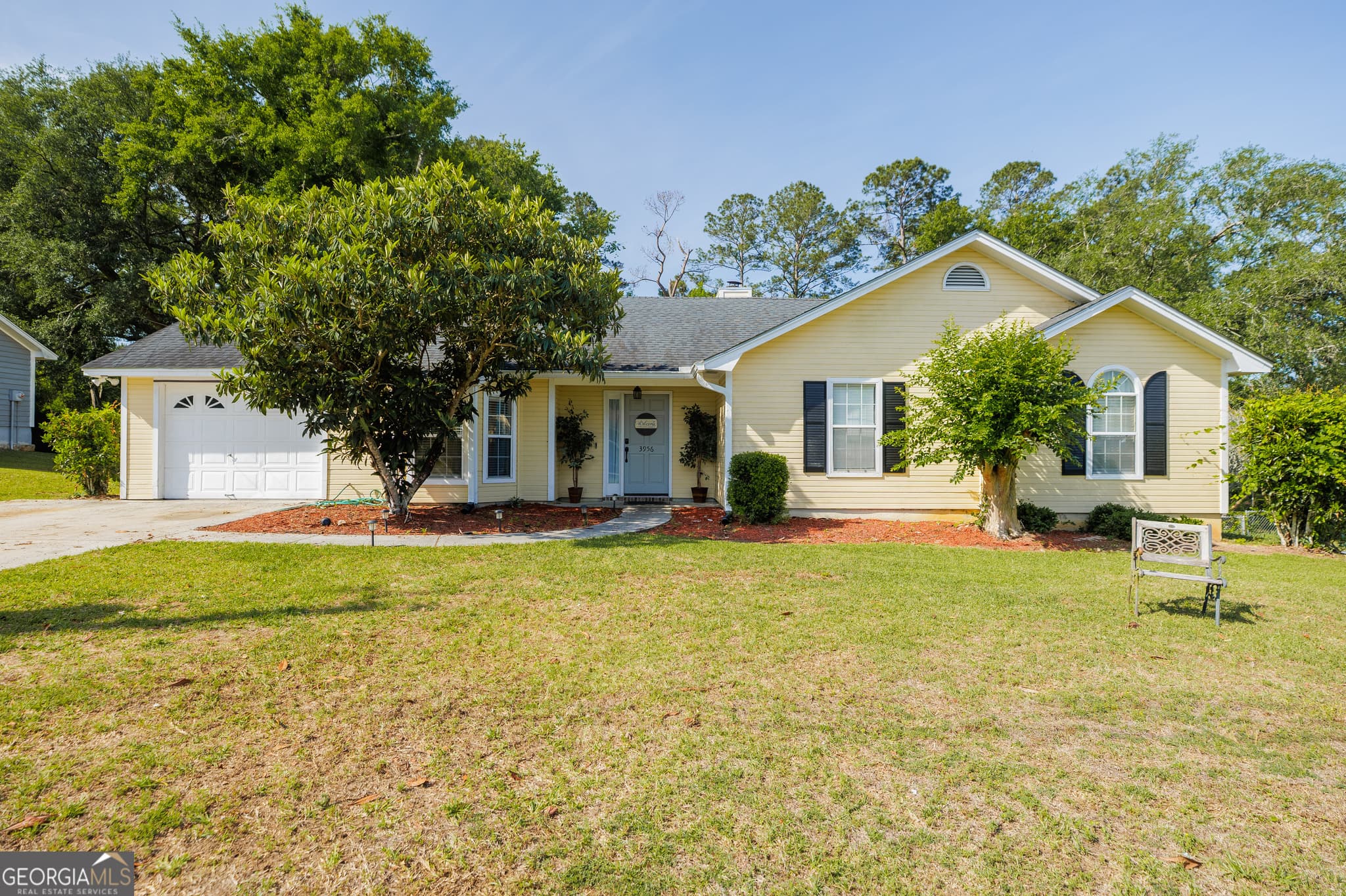 3 bedroom, 2 bathroom, 1,627 sq ft single family residence sold at 3956 Foxridge Drive, Valdosta, GA 31605