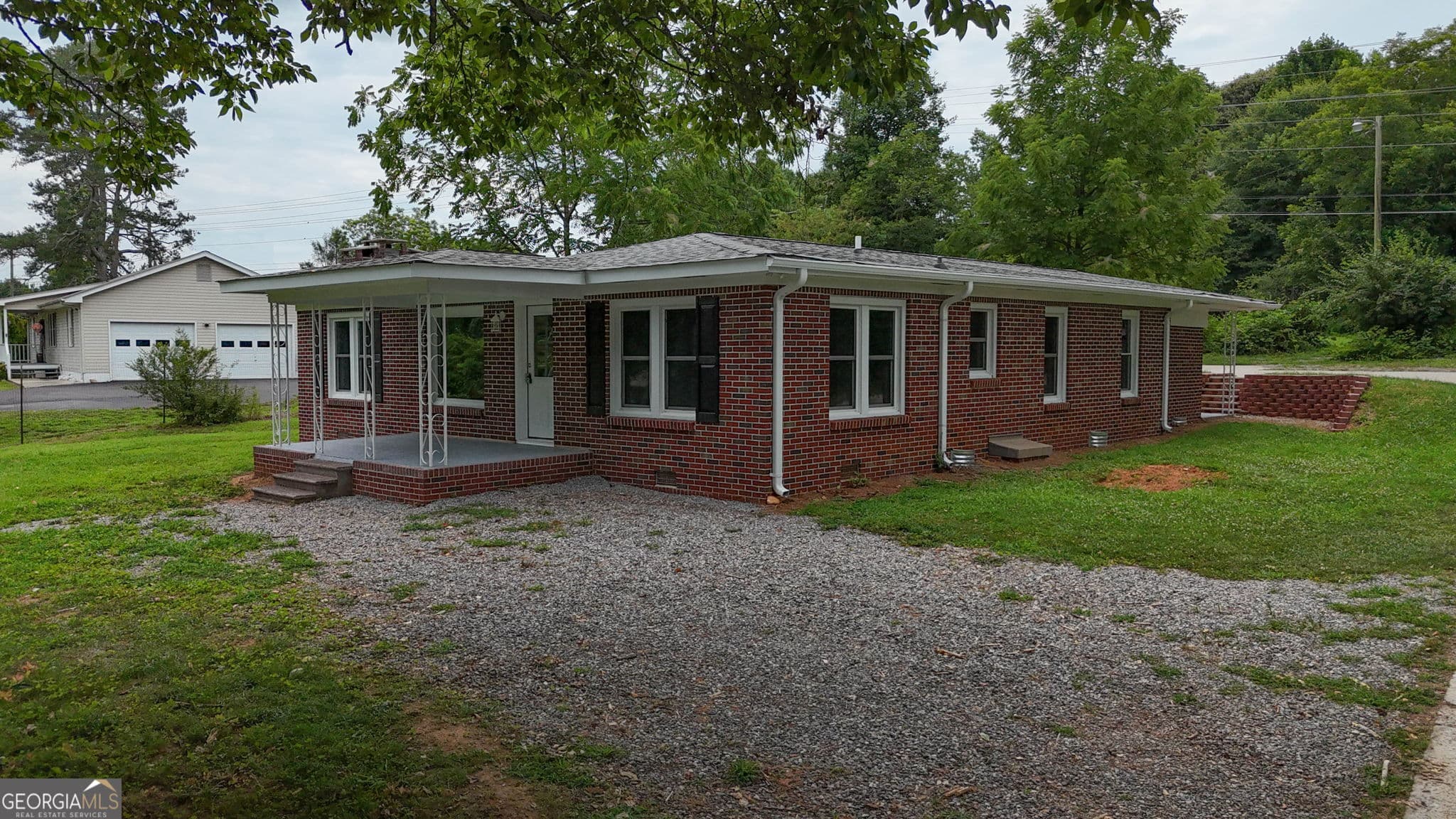 3 bedroom, 2 bathroom, 1,362 sq ft single family residence for sale at 2292 Blacksnake Road, Mount Airy, GA 30563